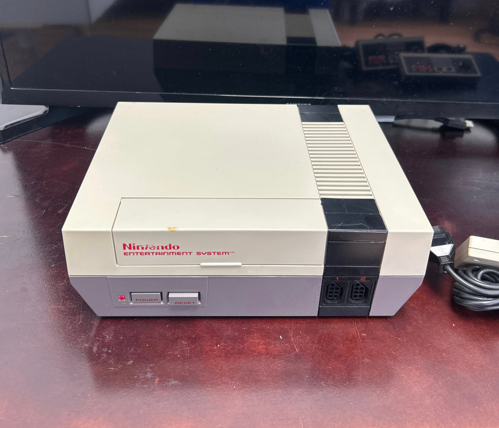 Retro Nintendo NES-001 Console System Bundle 2 Controllers Cables Blinking Light - Untested