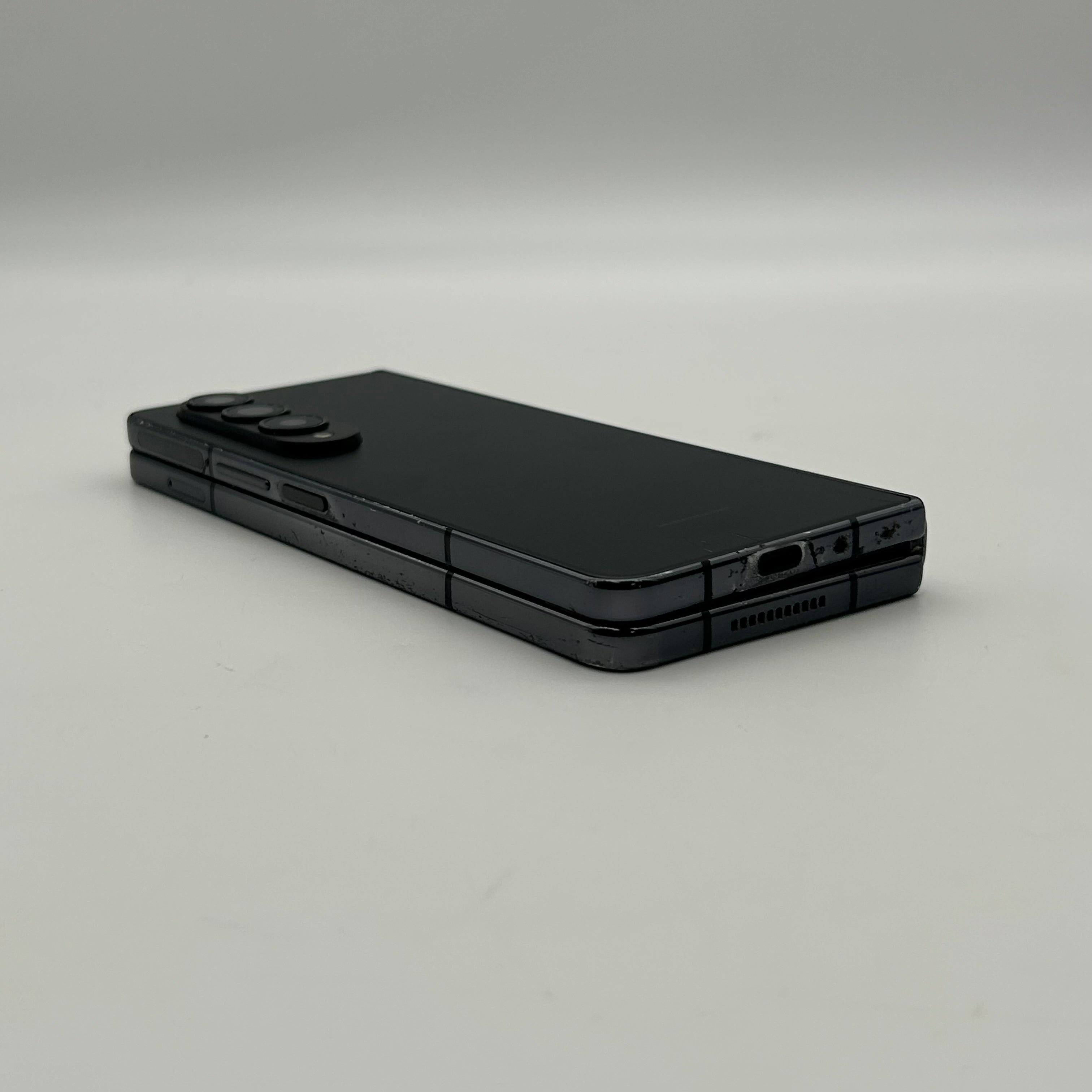 Samsung Galaxy Z Fold4 F936U 512GB Unlocked Black Original - FOR PARTS ONLY