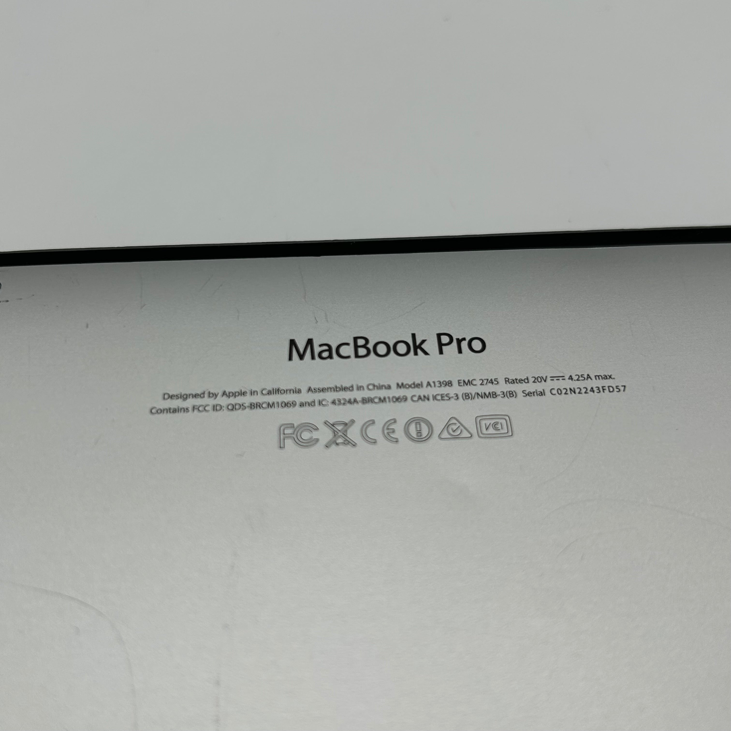 Apple MacBook Pro 15.4” Retina, A1398, 2.4 GHz Quad-Core i7, 16GB RAM, 512GB SSD