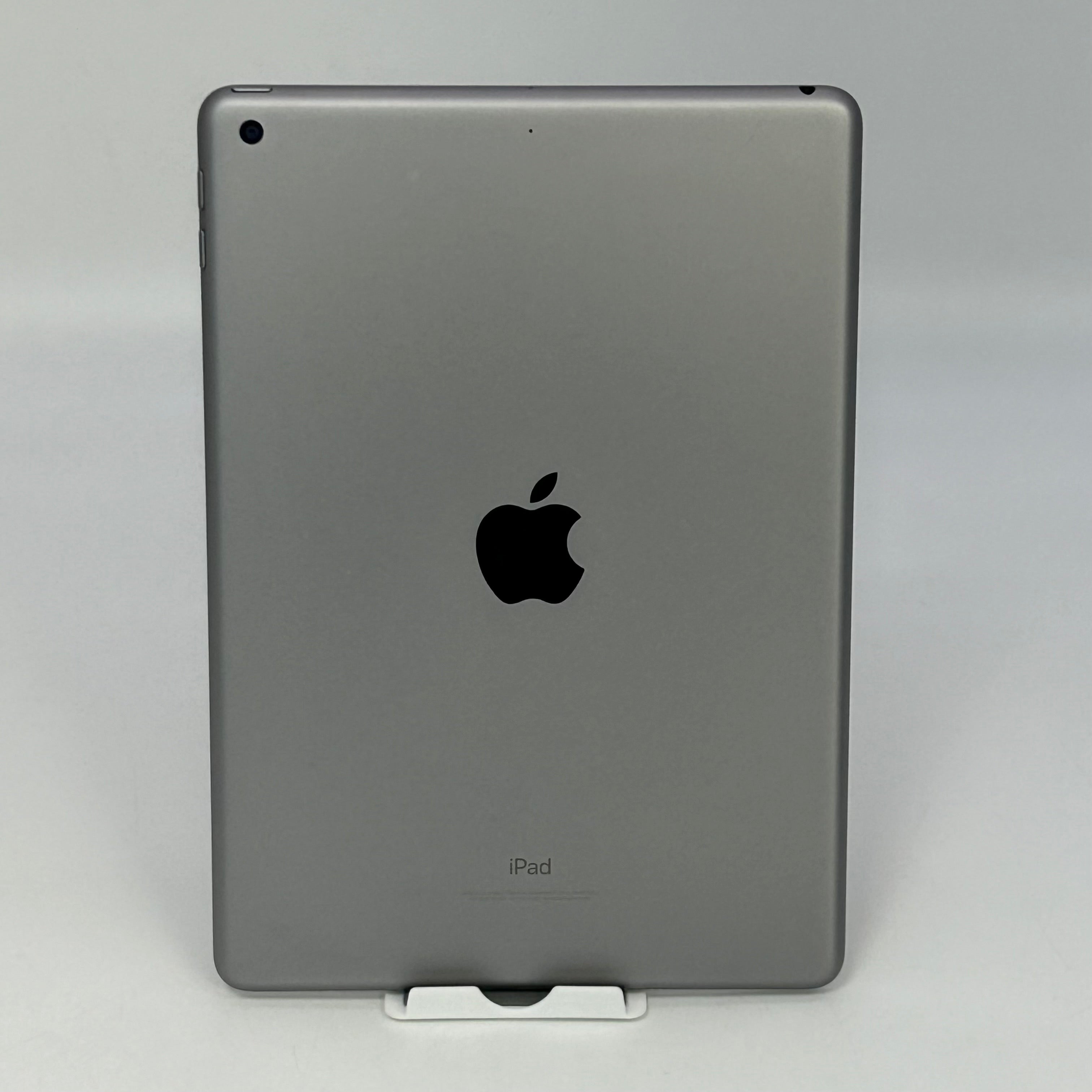 Apple ipad A1822 (MP2F2LL/A) 5th Gen. 32GB A1822 Wi-Fi 9.7" Silver