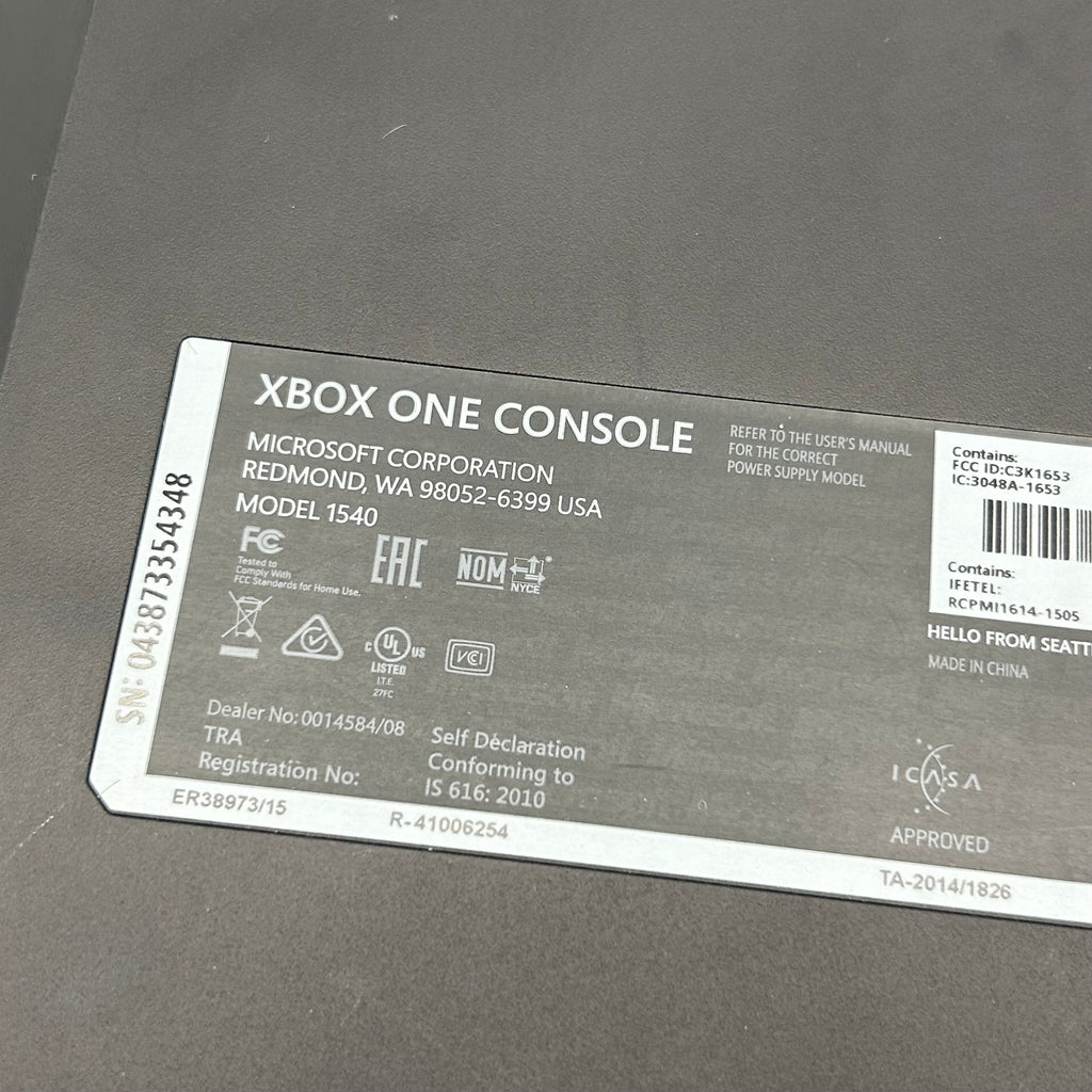 Microsoft Xbox One (1540) 500GB Console Bundle, 1 Controller + 6 Games Black - Used