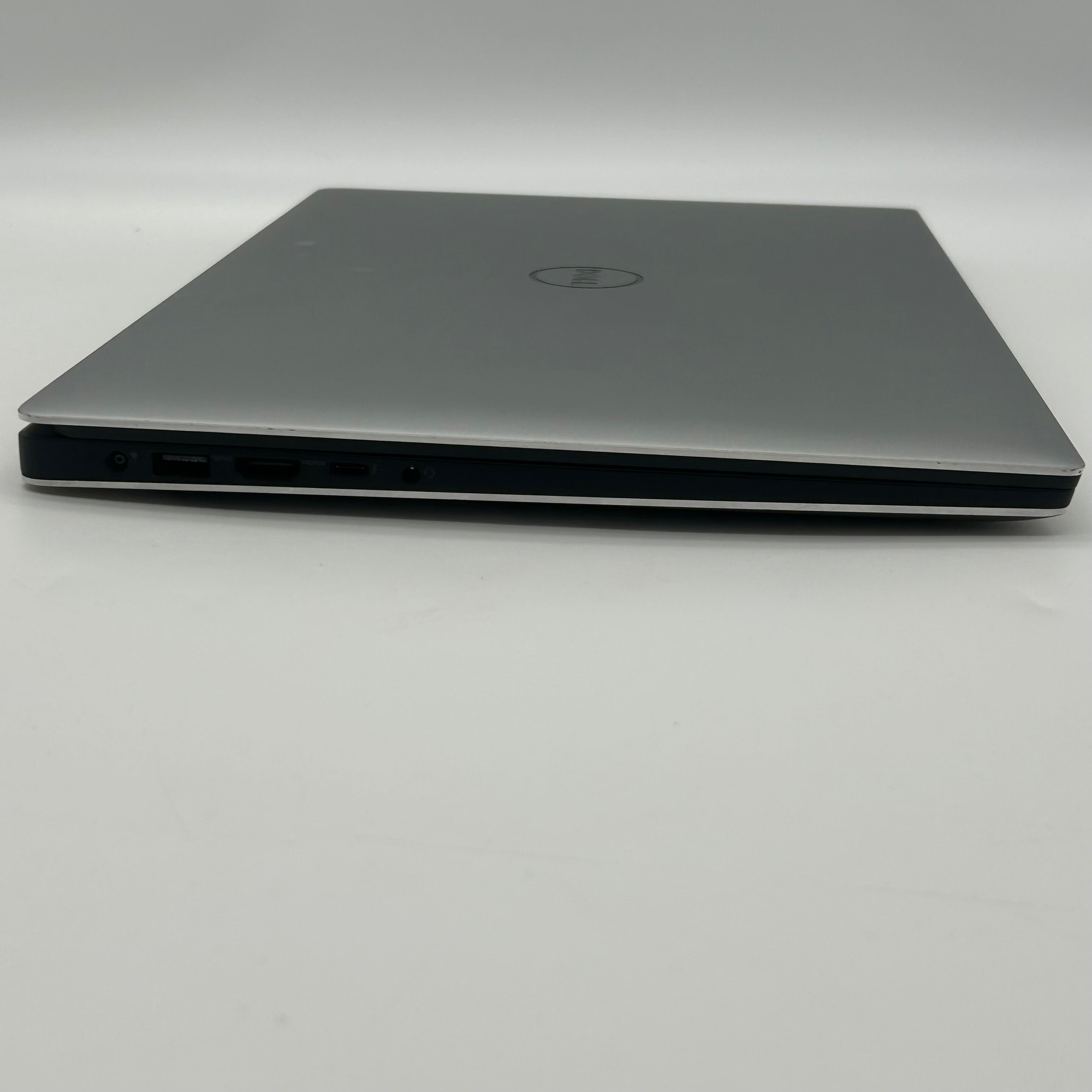 Dell XPS 15 9560 |i5-7300HQ|8GB RAM|GTX 1050|1TB HDD|