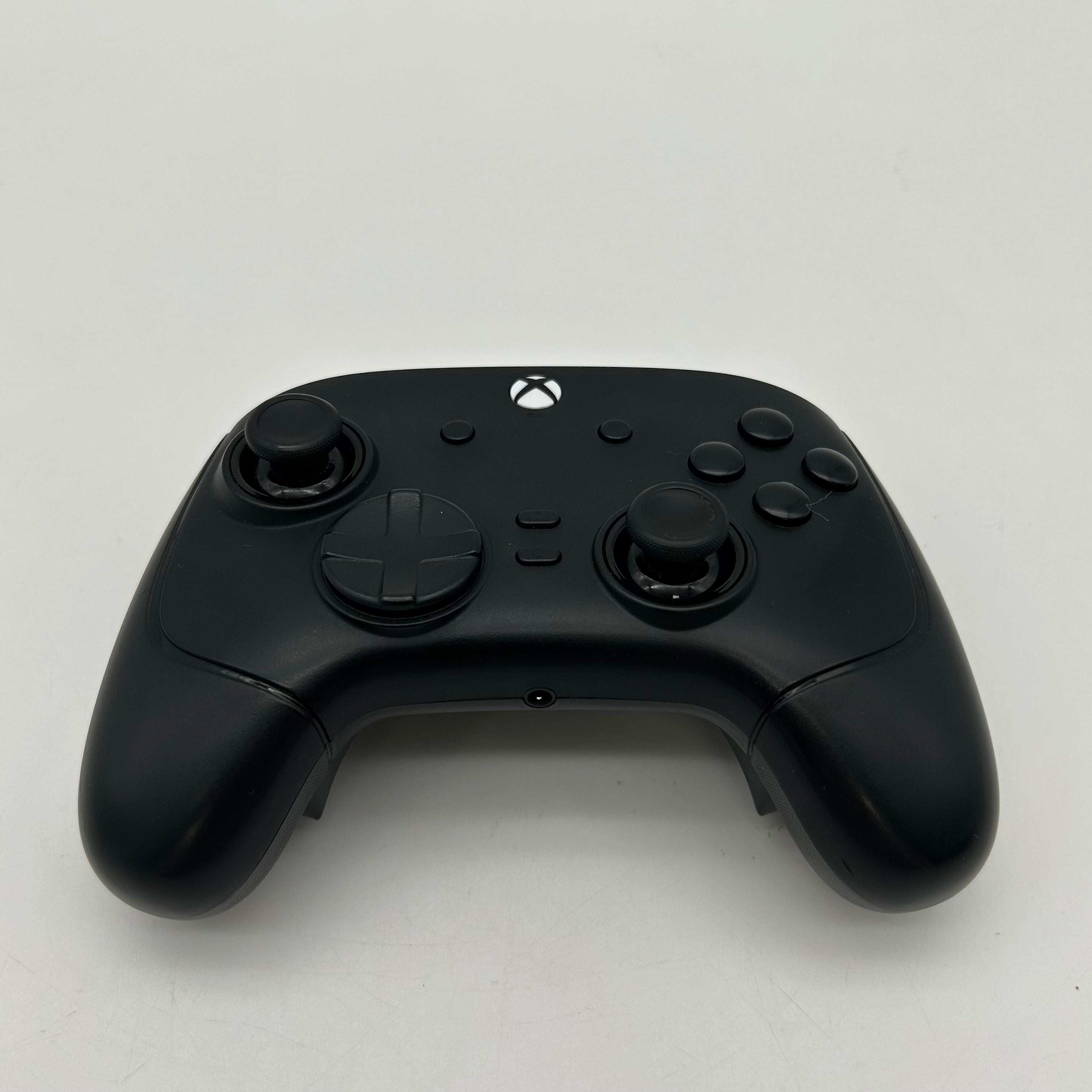 Microsoft Xbox Series S 512GB White with Black Controller Tested