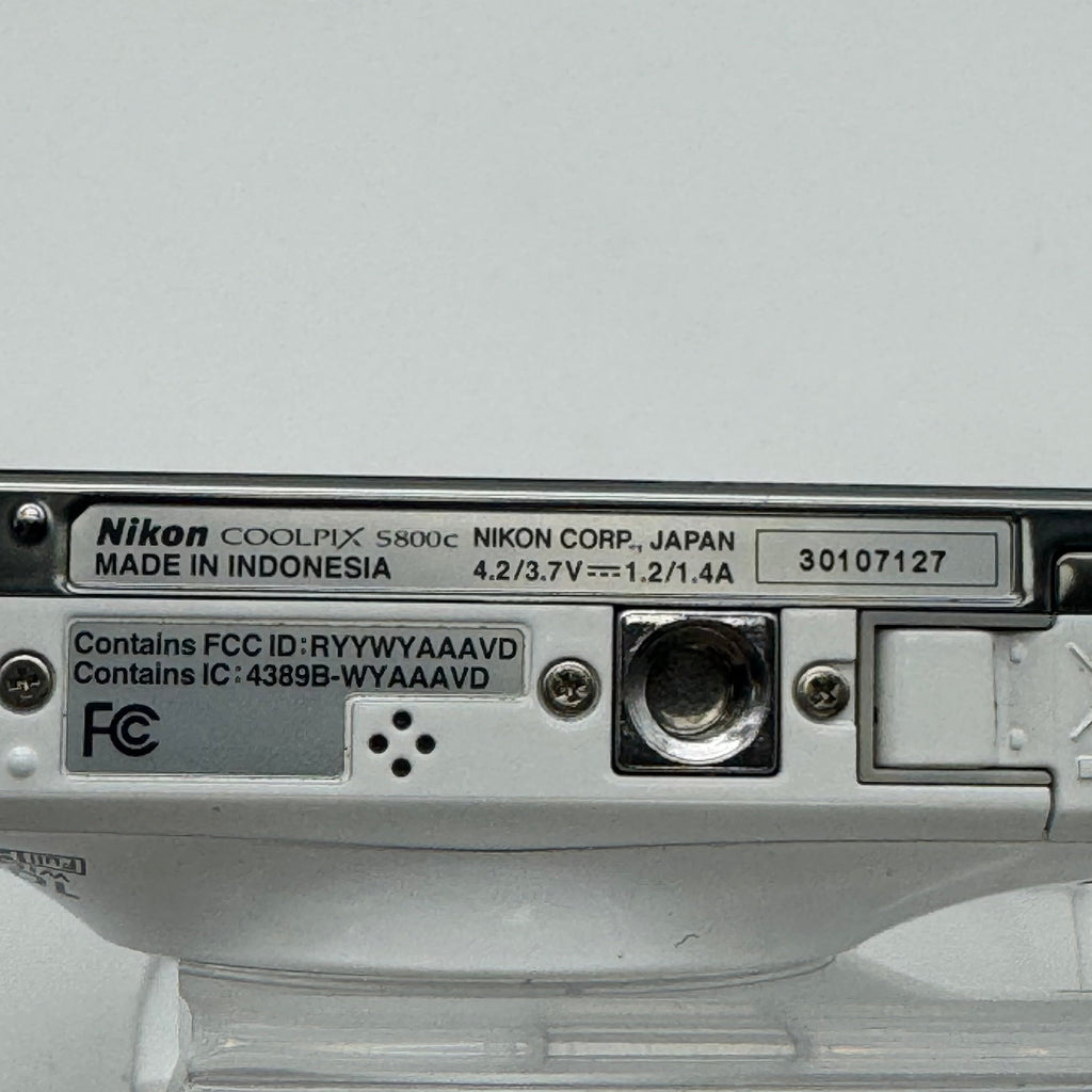 Nikon Coolpix S800c 16MP Digital Camera White WiFi - Used