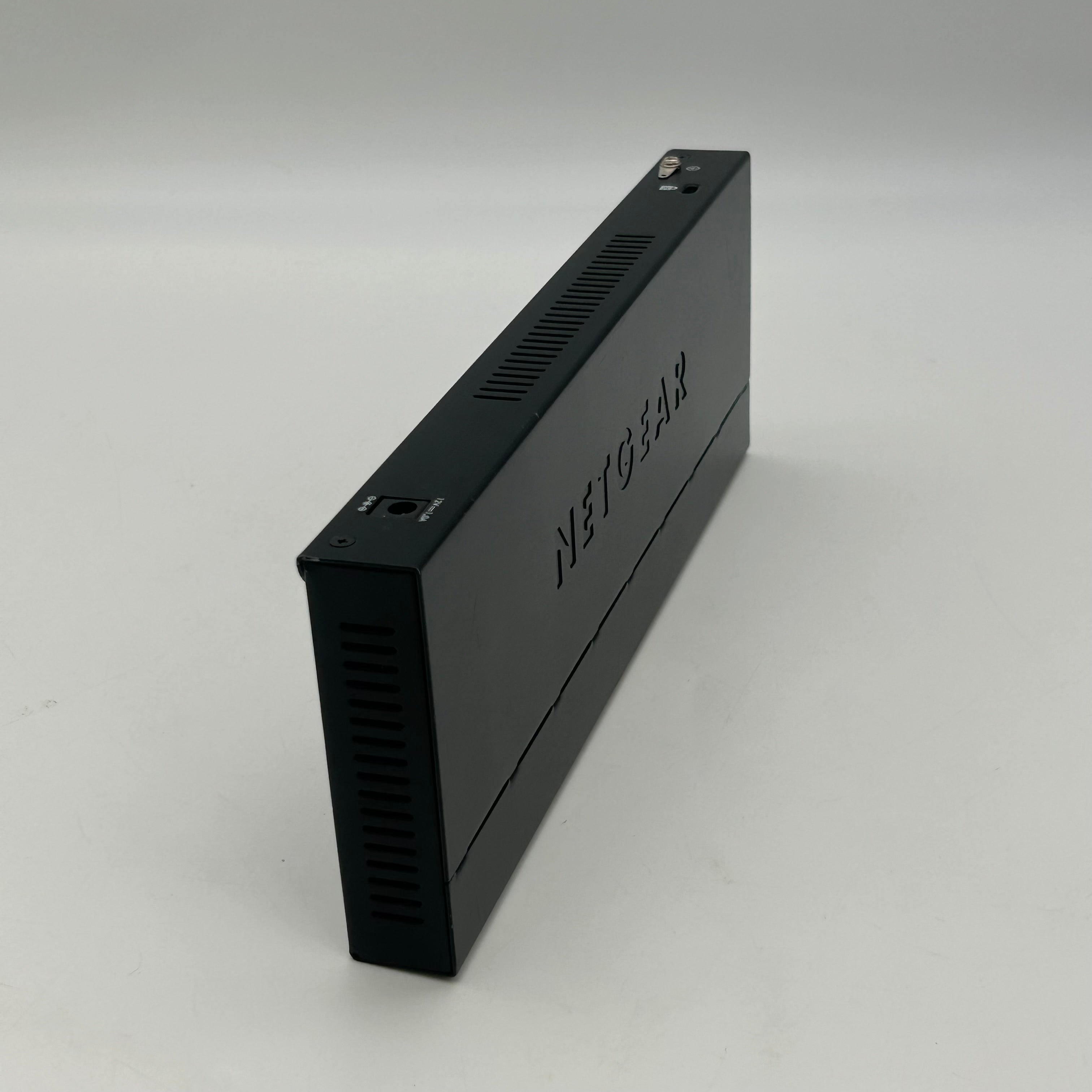 NETGEAR 16-Port Gigabit Ethernet Unmanaged Switch GS316