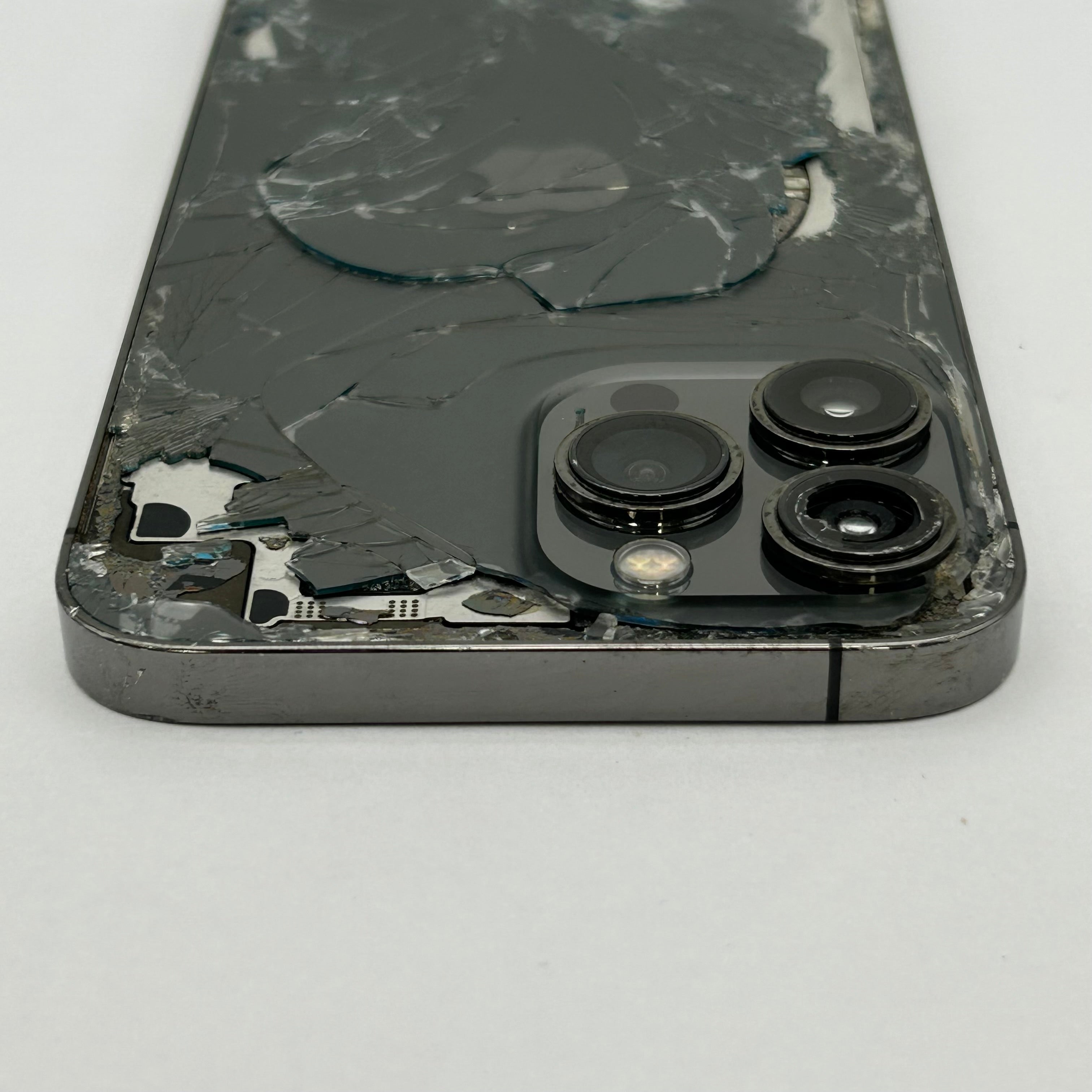 Apple iPhone 13 Pro Max (A2484) - 128GB - Black (Unlocked) Broken Screen/Back - READ