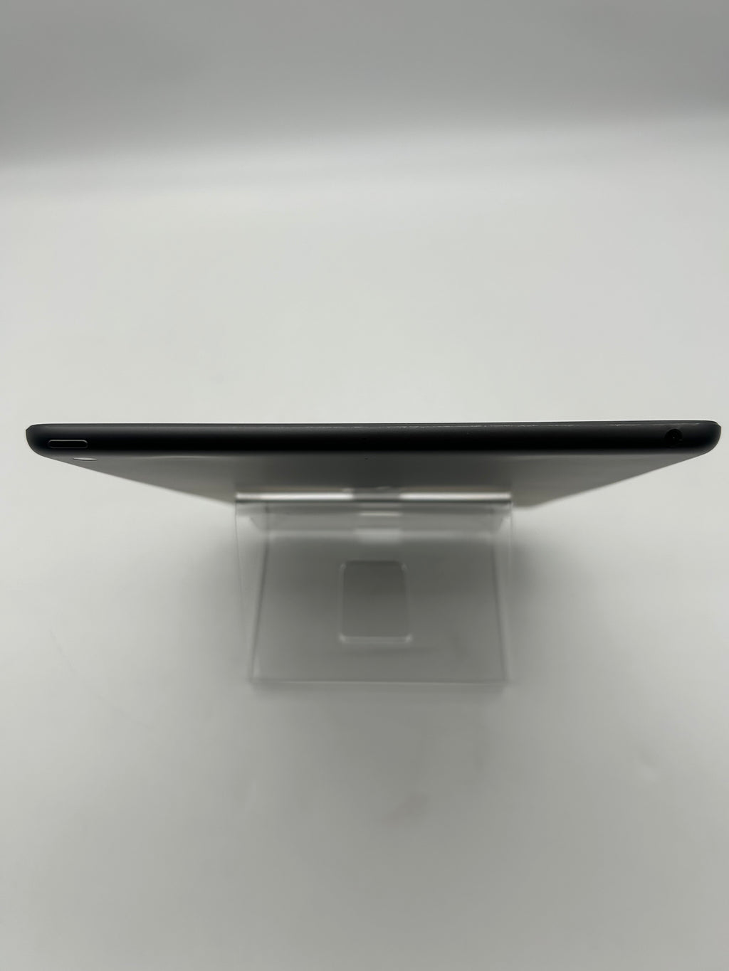 Apple iPad 8th Gen A2270 32GB Wi-Fi Space Gray
