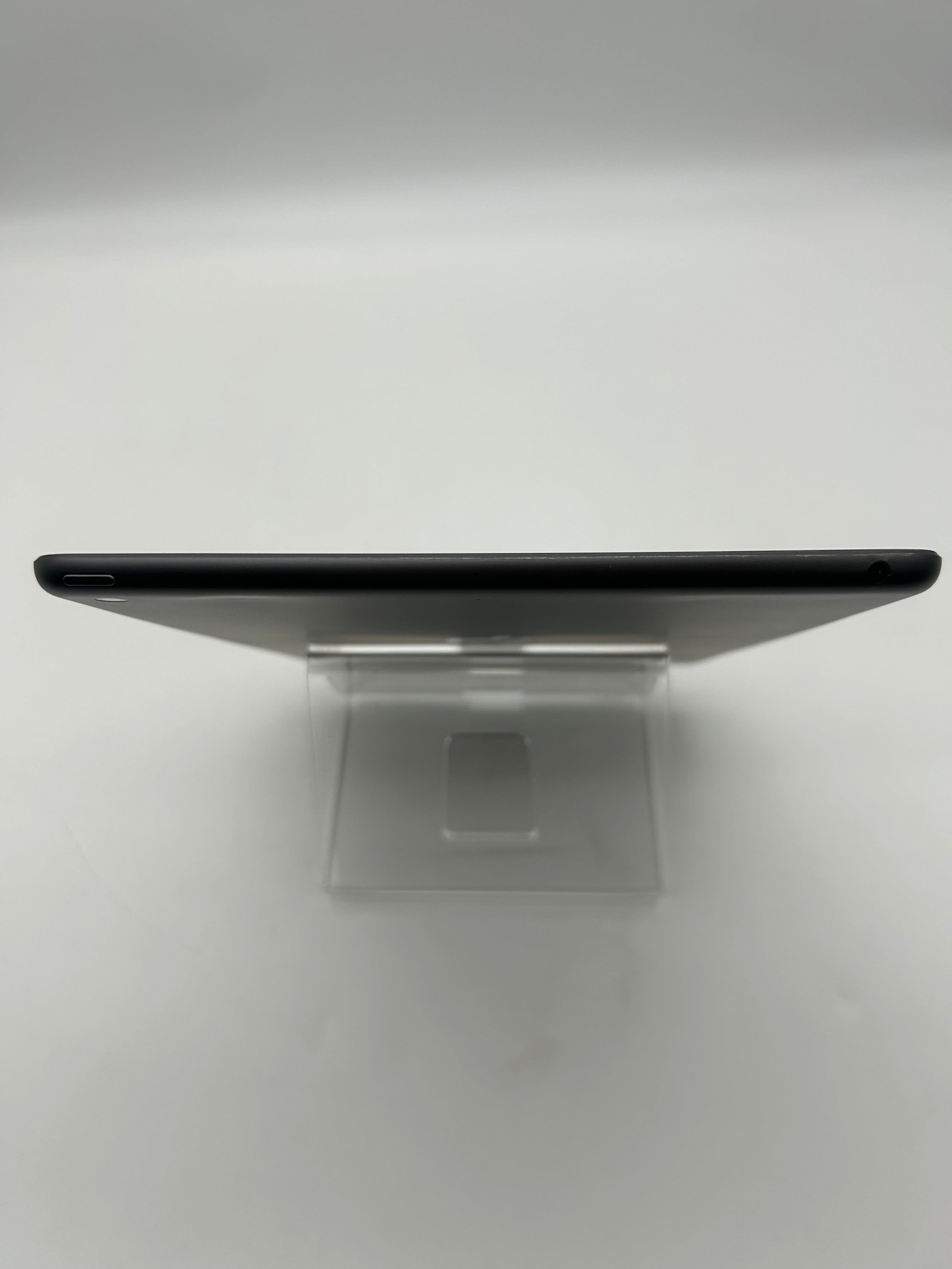 Apple iPad 8th Gen A2270 32GB Wi-Fi Space Gray