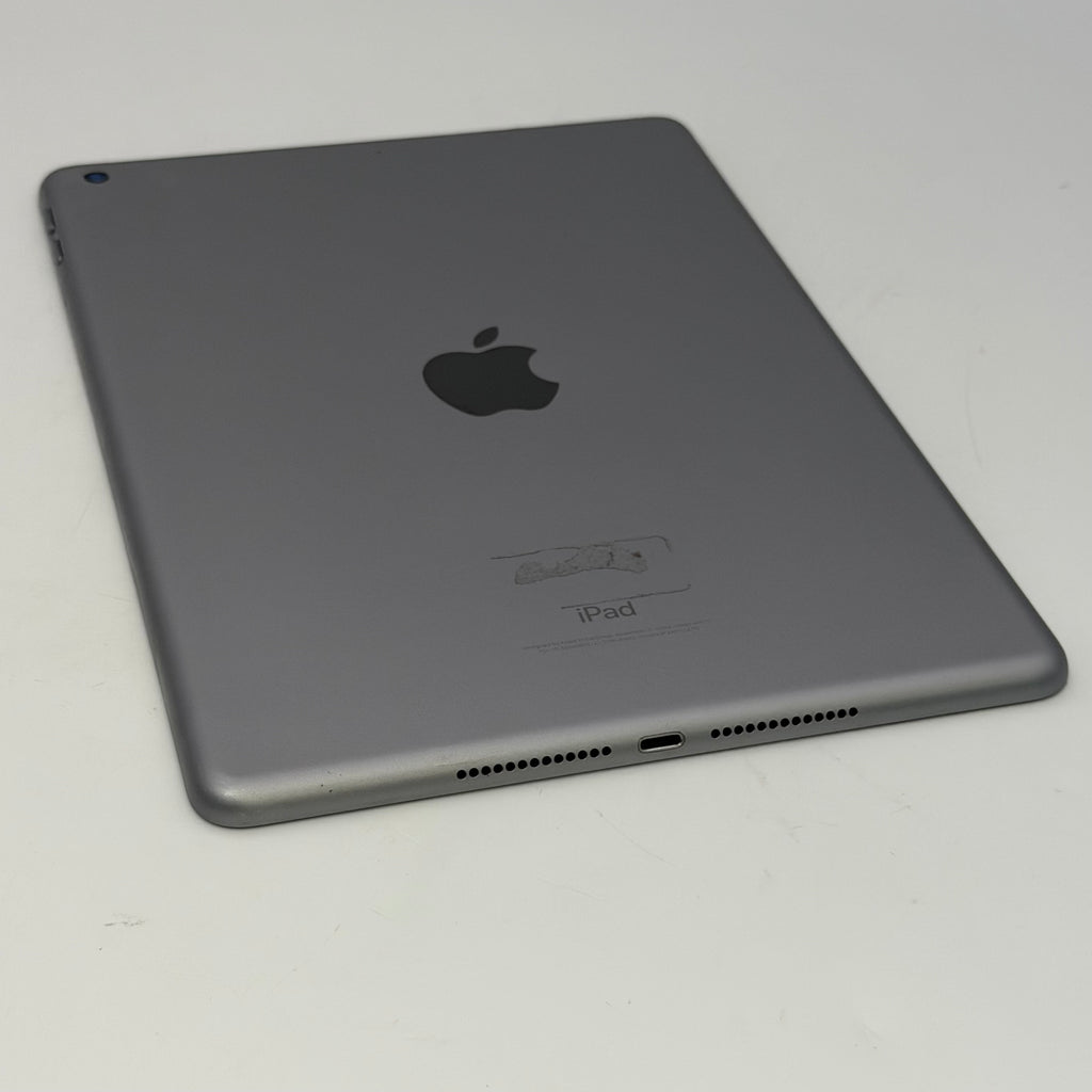 Apple iPad 5th Gen. A1822 32GB Silver 9.7" Touchscreen Wi-Fi Tablet  MP2R2LL/A