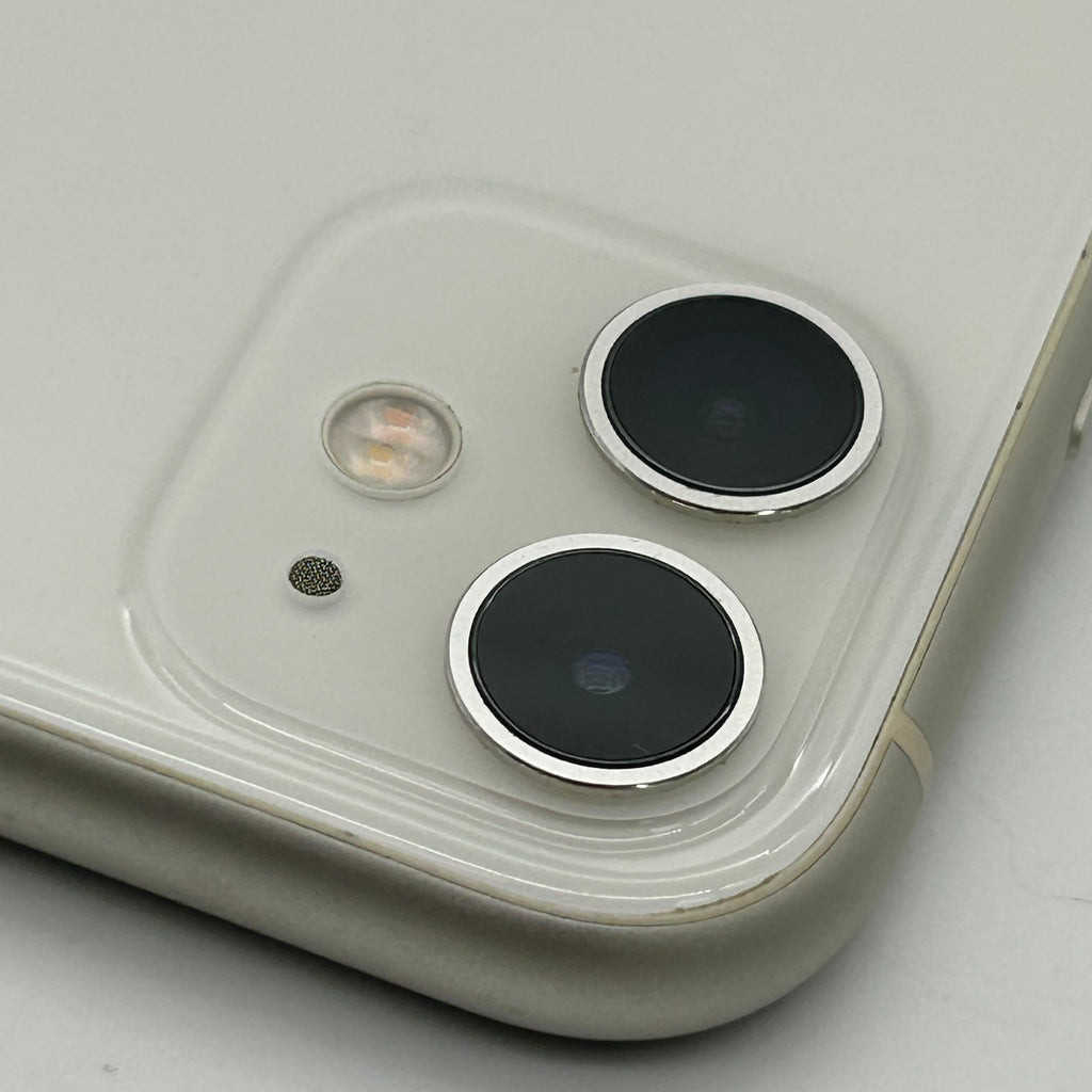 Apple iPhone 11 - 64GB - White (AT&T) MH8E3LL/A 81% BH