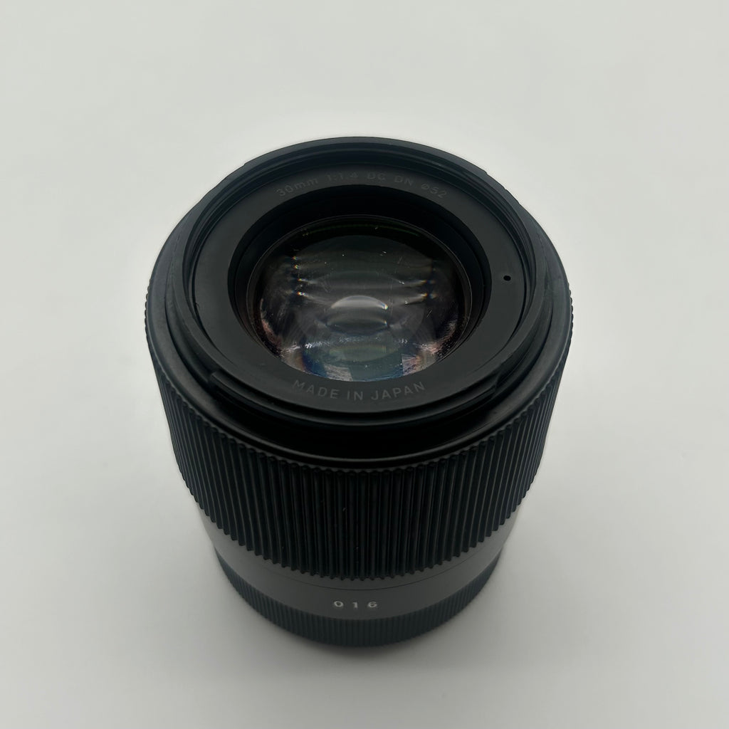 Sigma 30mm f/1.4 DC DN Contemporary Lens for Sony E-Mount (APS-C) CLEAN GLASS