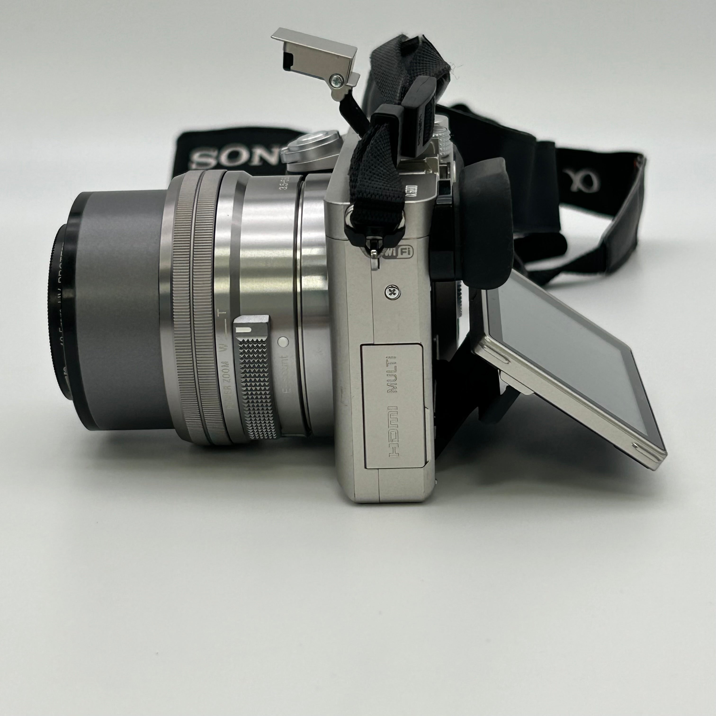 Sony Alpha A6000 Mirrorless Digital Camera w/16-50mm Lens English Silver - Used