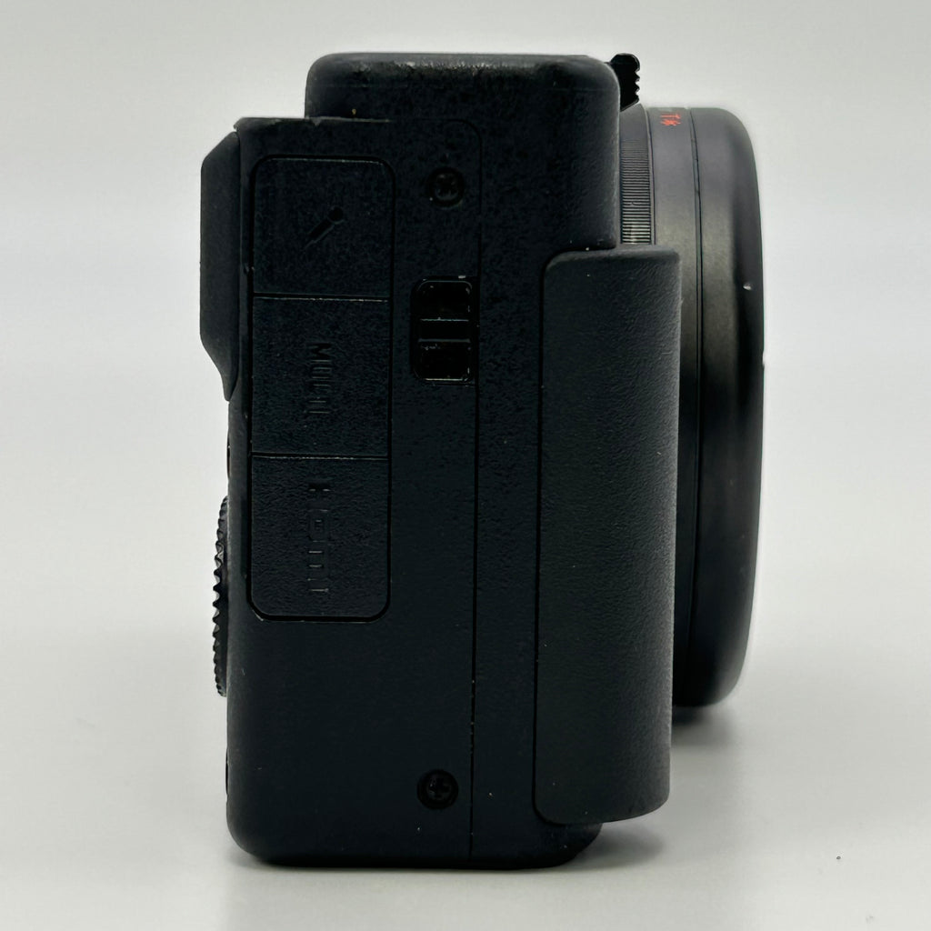 Sony ZV-1 Compact Digital Camera Zeiss Lens Flip-out Screen Black USB f/1.8-2.8 - Black - Used