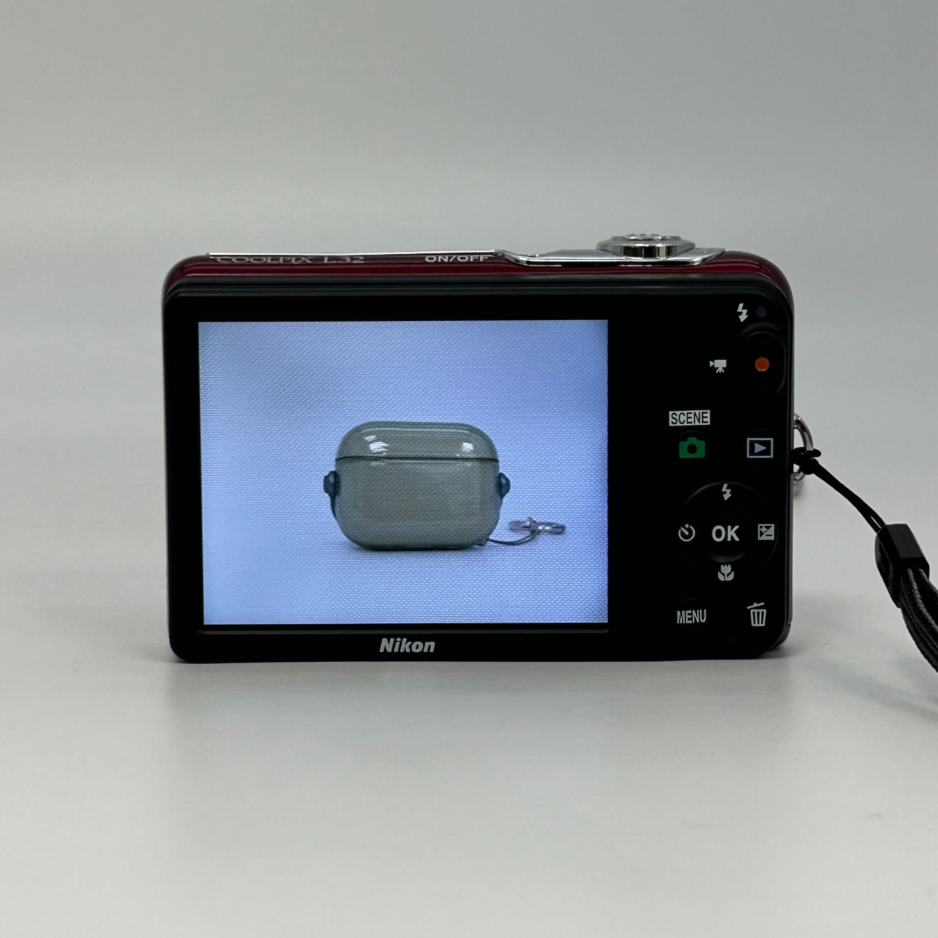 Nikon COOLPIX L32 20.1MP Digital Camera - Red - Case & 1GB SD - TESTED