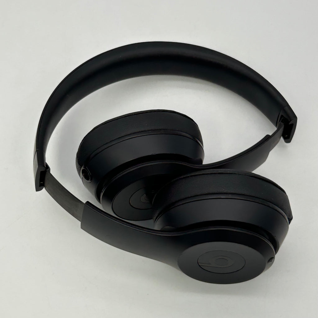 Beats Solo3 Wireless Over-Ear Bluetooth Headphones Black A1796 W/case