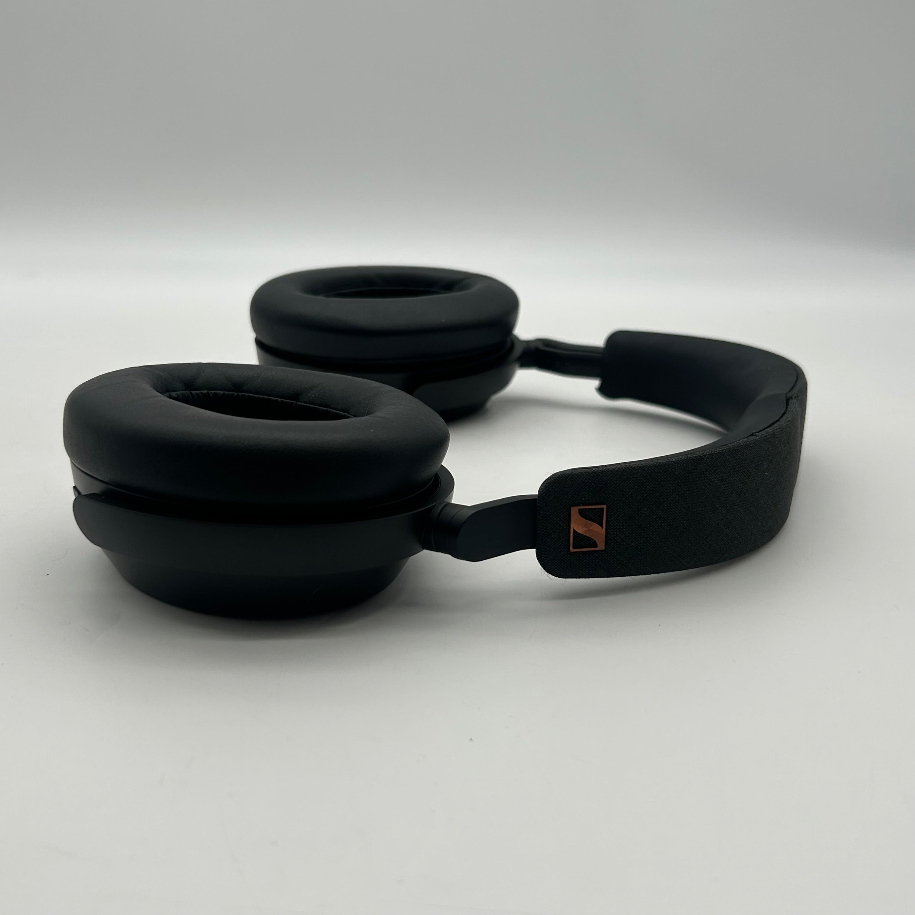 Sennheiser MOMENTUM 4 Wireless Headphones ANC - Black