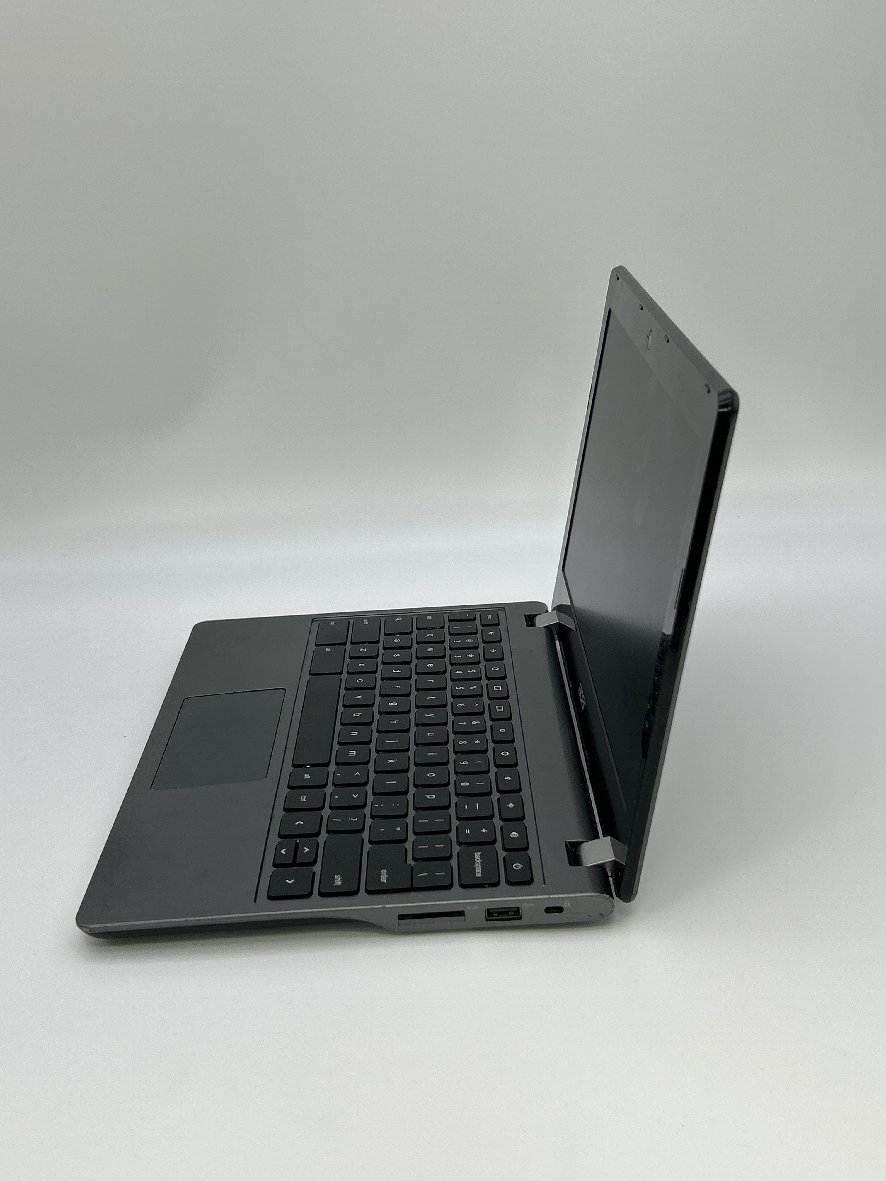 Acer C740 Laptop 11-inch Intel Celeron 4GB RAM 32GB Black Used for Parts