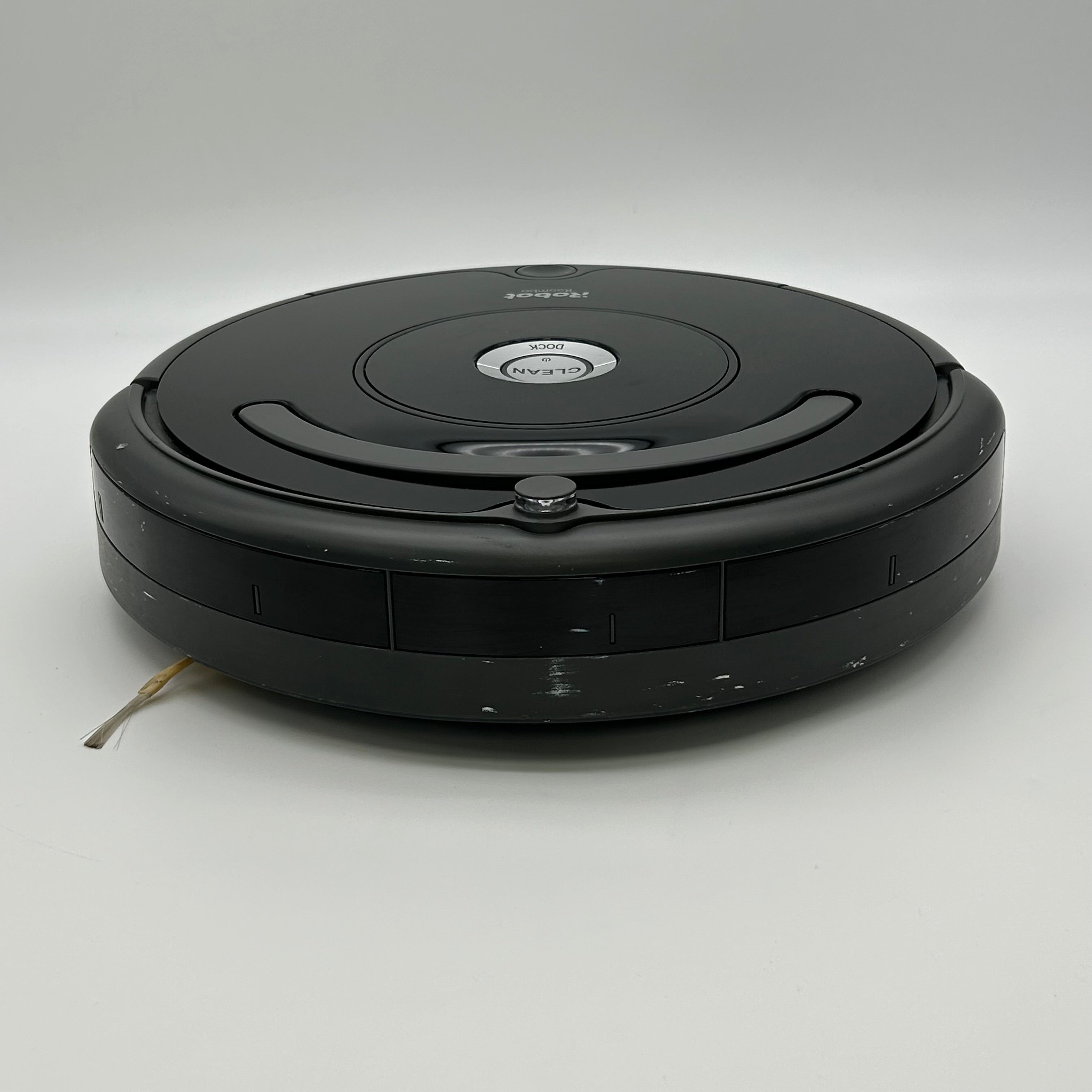 iRobot Roomba 675 Wi-Fi Connected Robot Vacuum - includes Charging Station - Black - Used