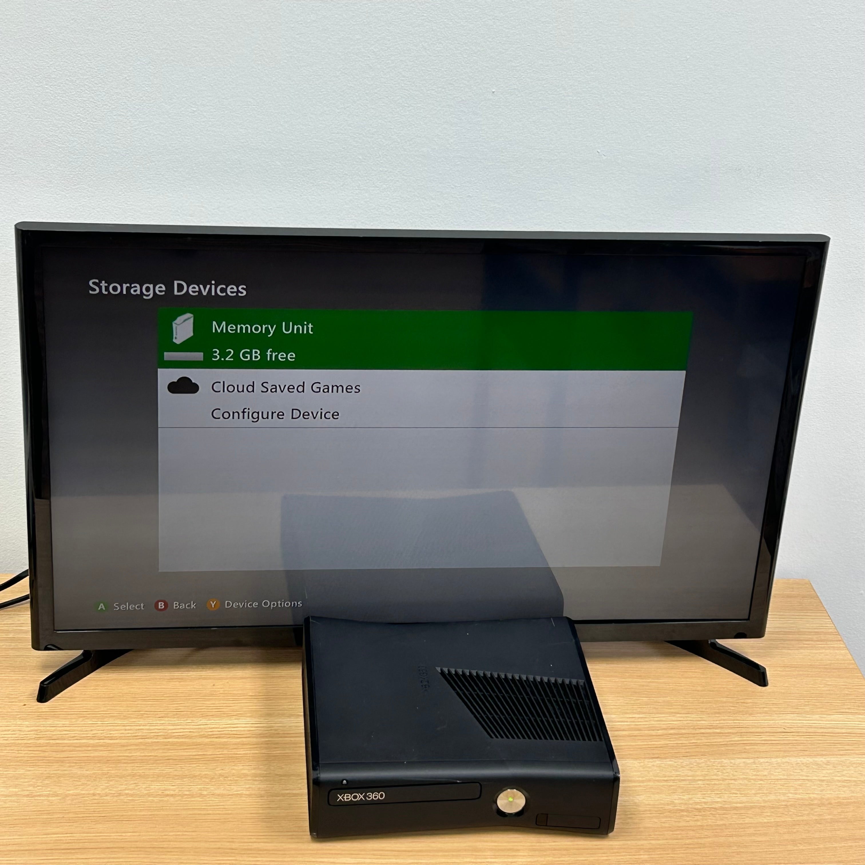 Xbox 360 S Slim Black (Model 1439) 4GB w/ Kinect & 1 Game - Tested