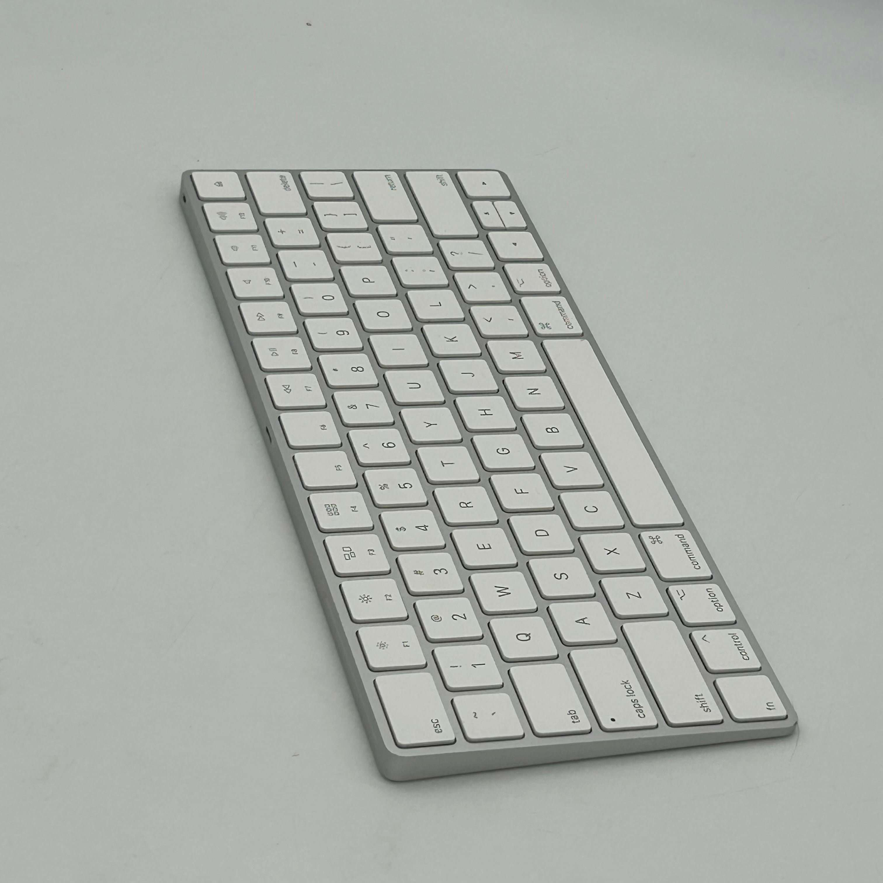 Apple A1644/A1296 Magic Keyboard 2 and Magic Mouse Wireless Kit - White