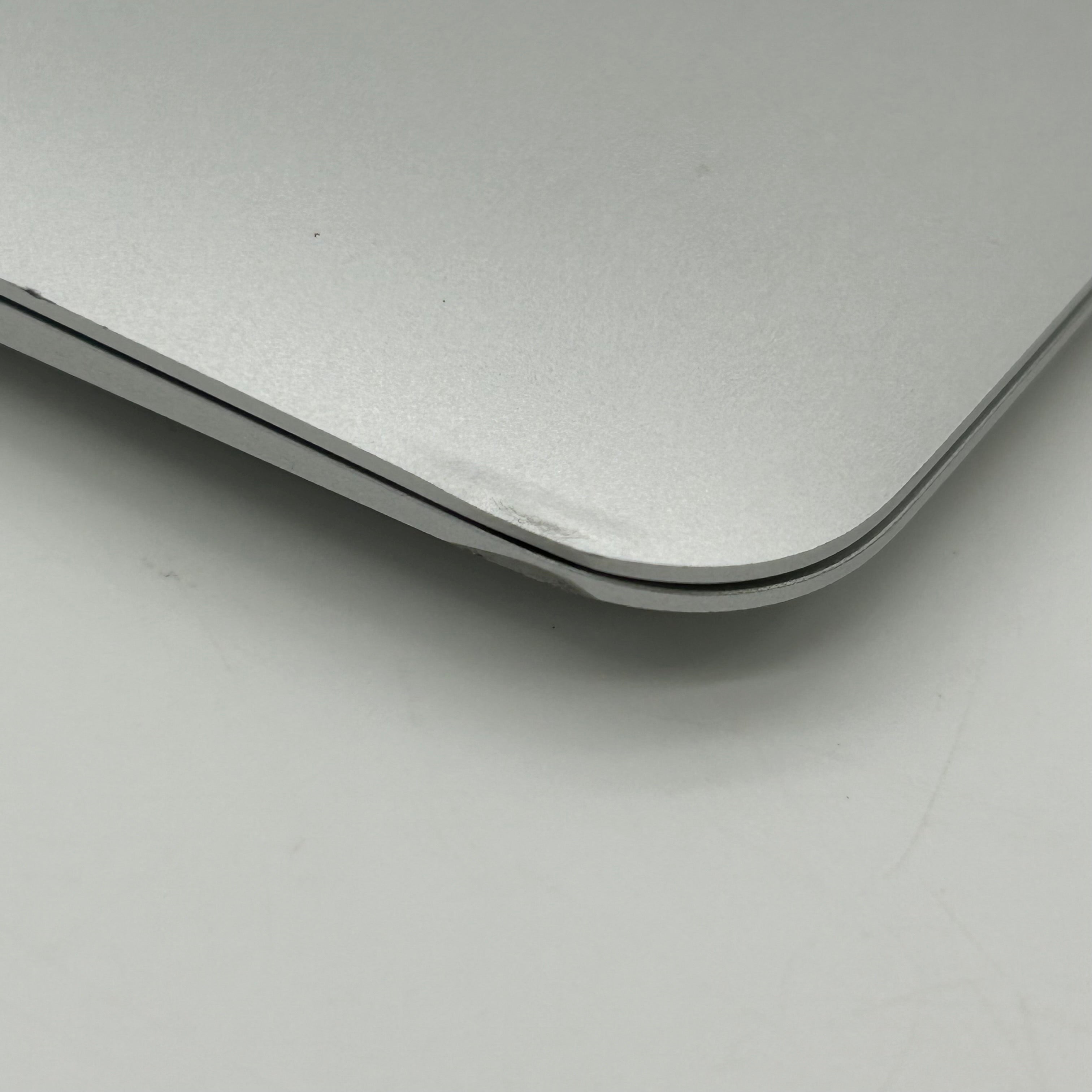 Apple MacBook Air 13 A1466 | 1.8GHz i5 | 8GB | 128GB | Only 31 Battery Cycles