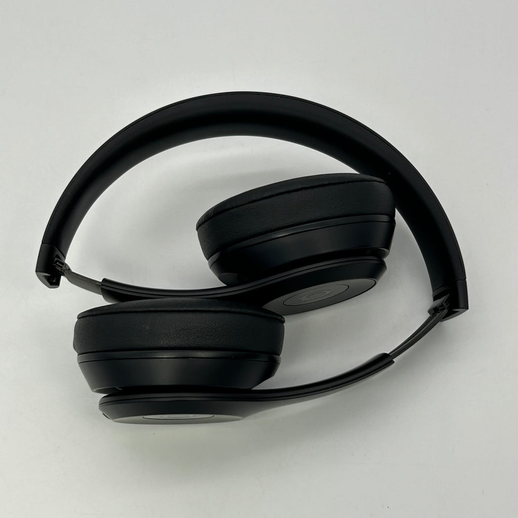 Beats Solo3 Wireless Over-Ear Bluetooth Headphones Black A1796 W/case