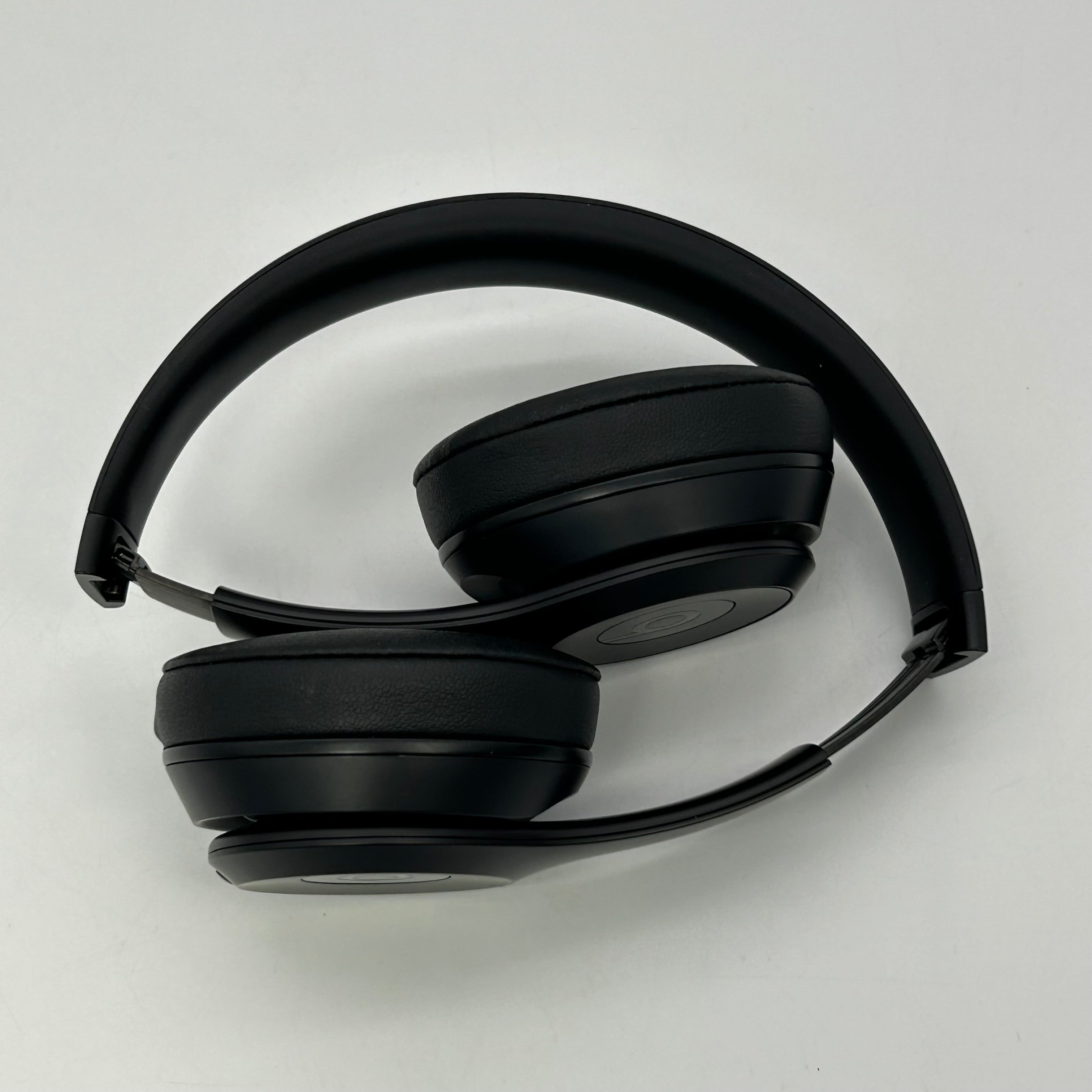 Beats Solo3 Wireless Over-Ear Bluetooth Headphones Black A1796 W/case