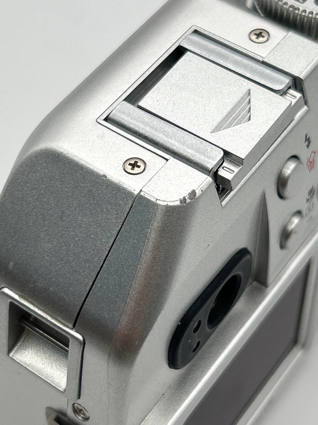 Olympus CAMEDIA C-5000 Zoom 5.0MP Digital Camera - Silver