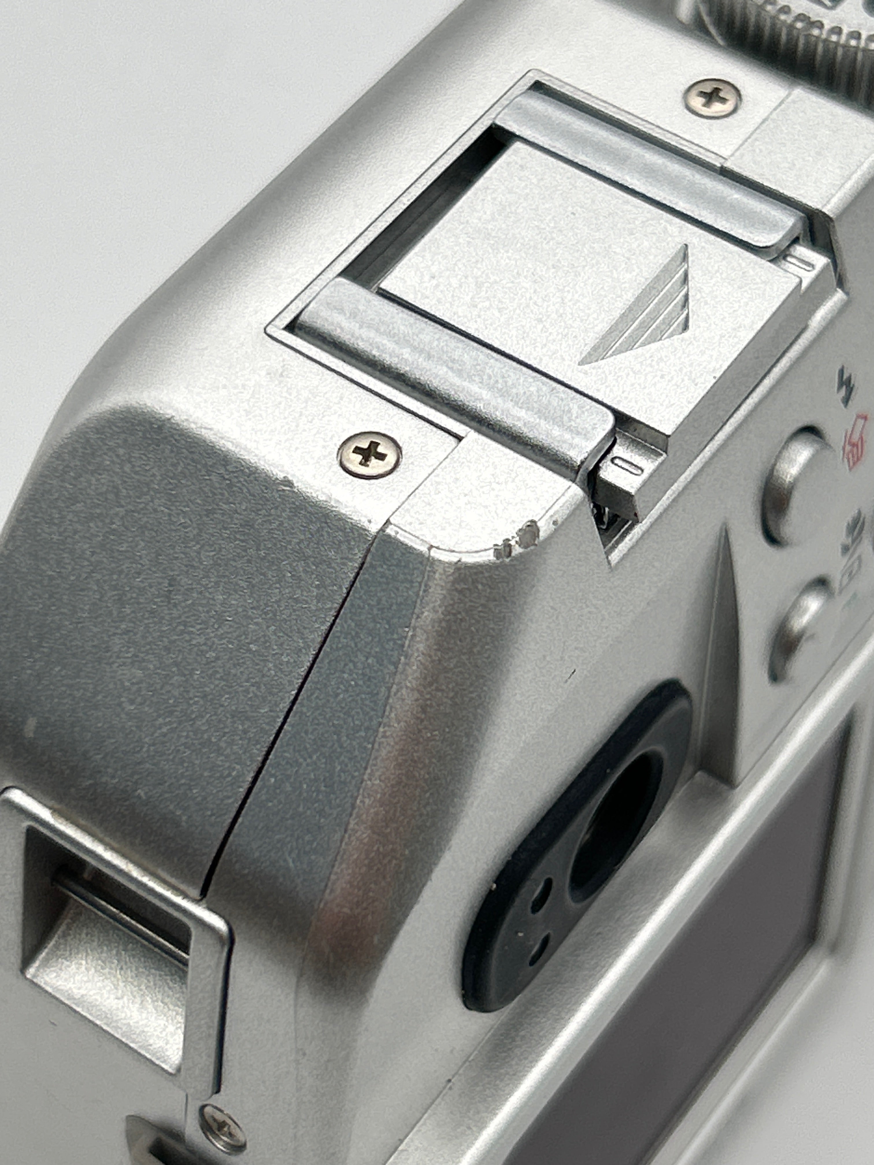 Olympus CAMEDIA C-5000 Zoom 5.0MP Digital Camera - Silver