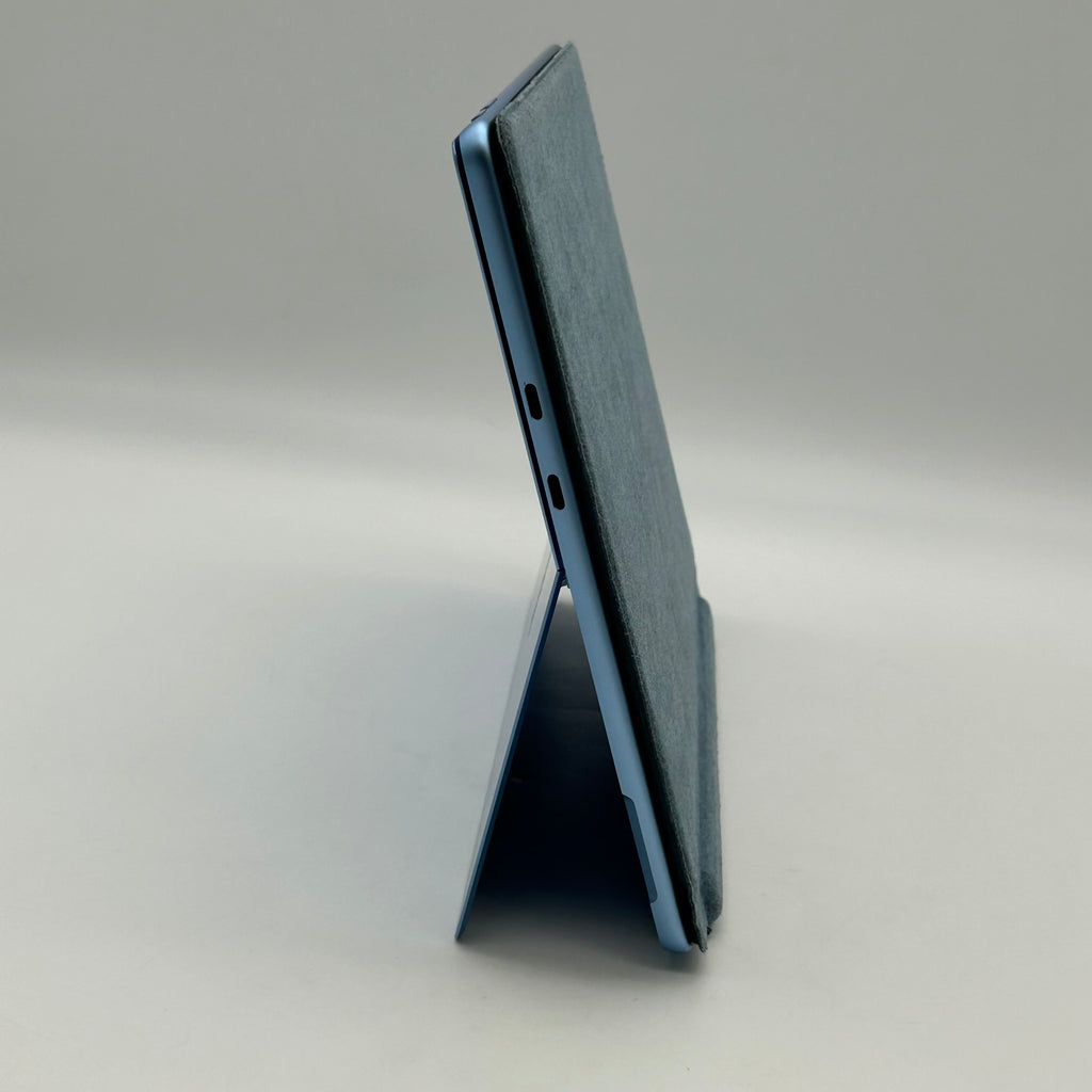 Microsoft Surface PRO 9 Model 2038 i5-1235U 2.5GHz 16GB RAM 256GB SSD w/ Charger