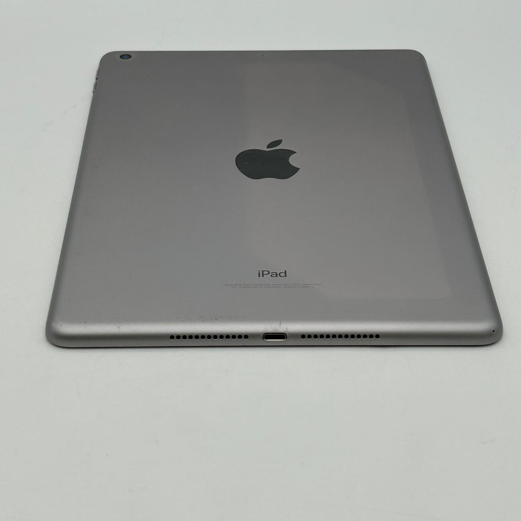 Apple iPad (5th Gen) A1822 32 GB, Wi-Fi, 9.7 in - Space Gray Glass Cracked