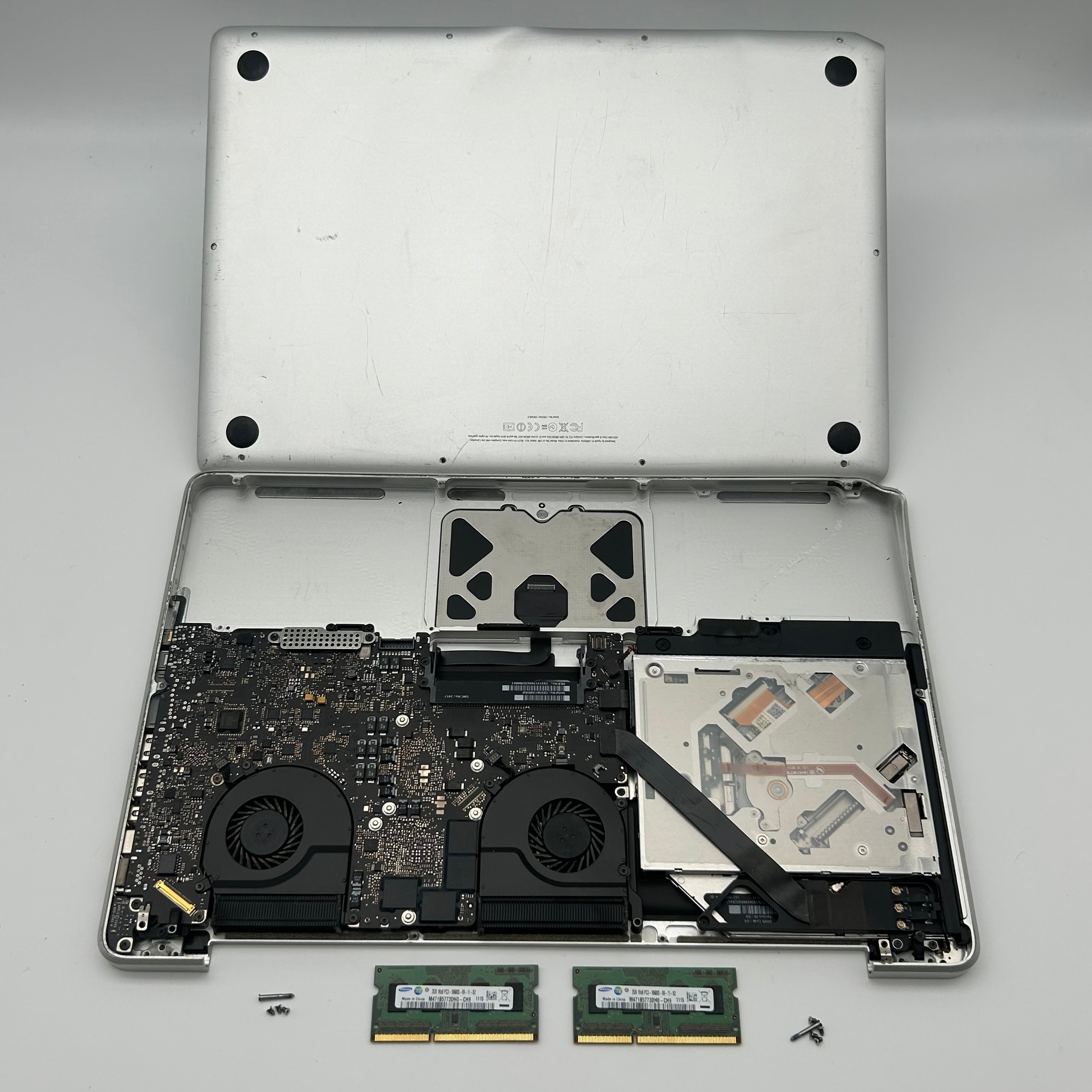 Apple MacBook Pro 15 A1286 Logic Board Silver