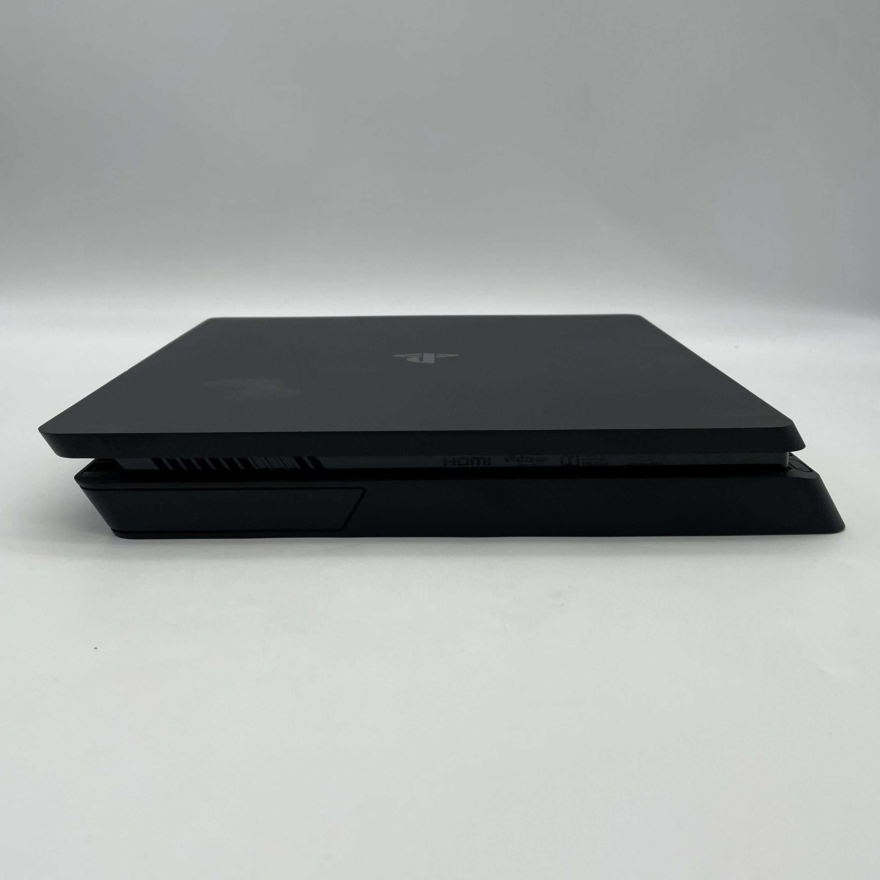 Sony PlayStation 4 Slim CUH-2015A Console Bundle w/Controller And Games
