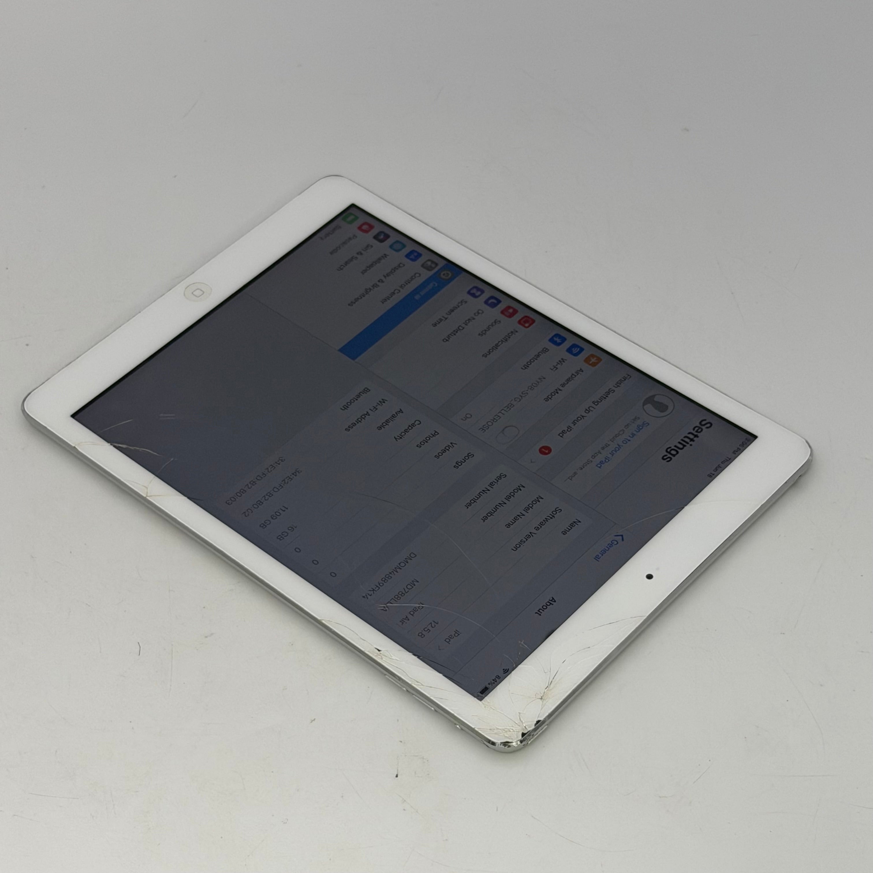 Apple iPad Air 1st Gen A1474 32GB Wi-Fi Only READ