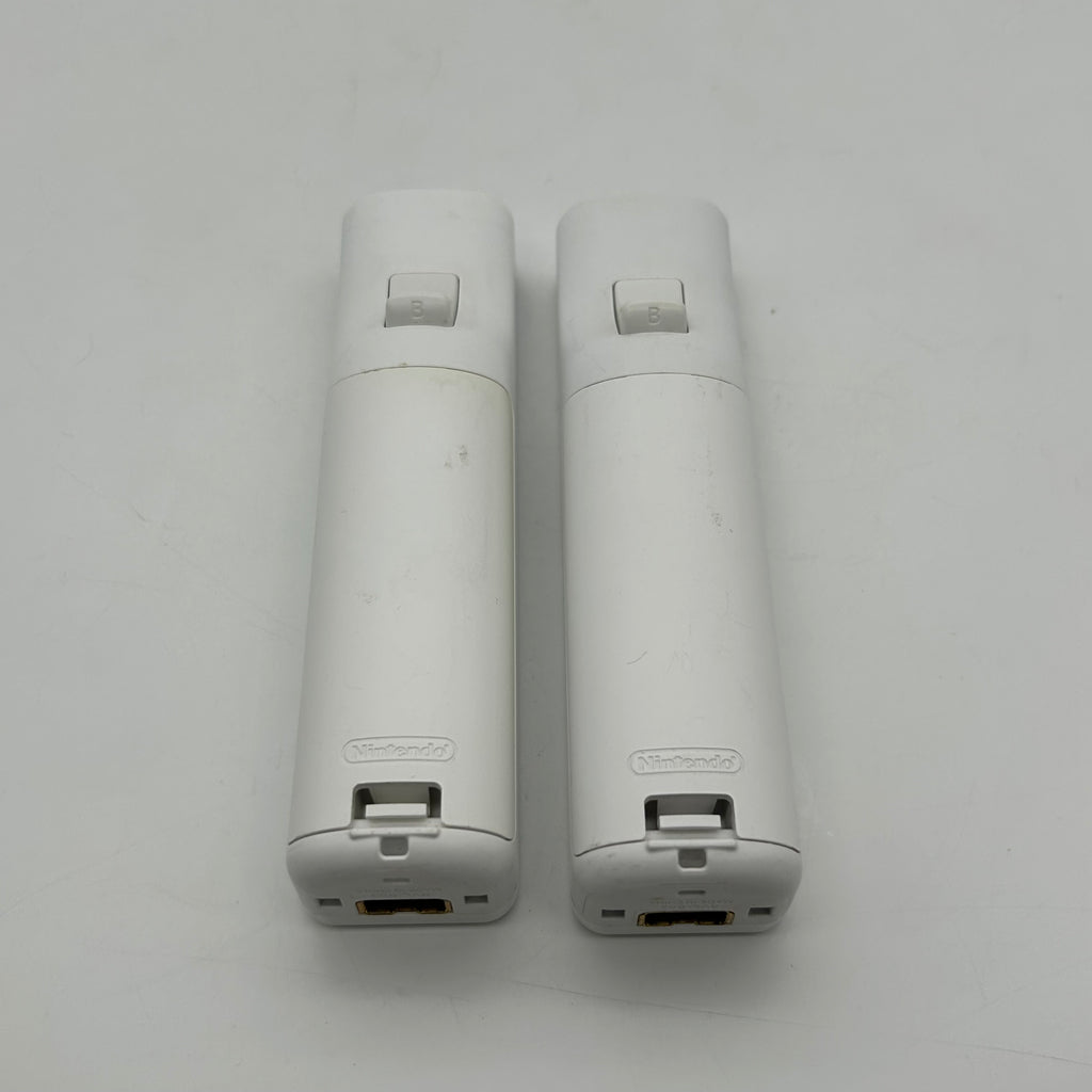 Nintendo Wii RVL-001 2006 White Console w/ 2 Controllers, 4 Games, and Cables