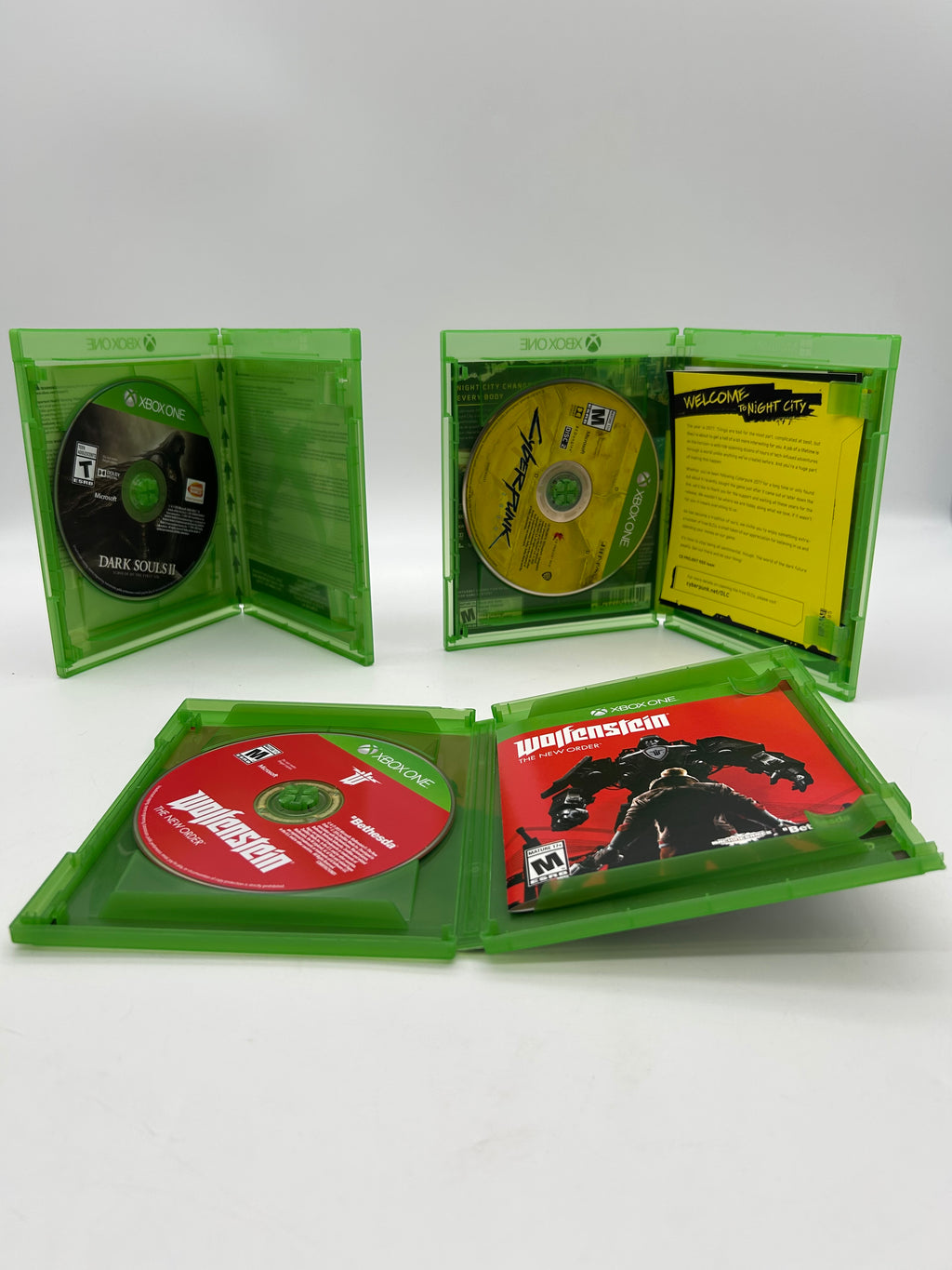 Microsoft Xbox One (1540) 2013 1TB Console Bundle: 3 Games and Controller