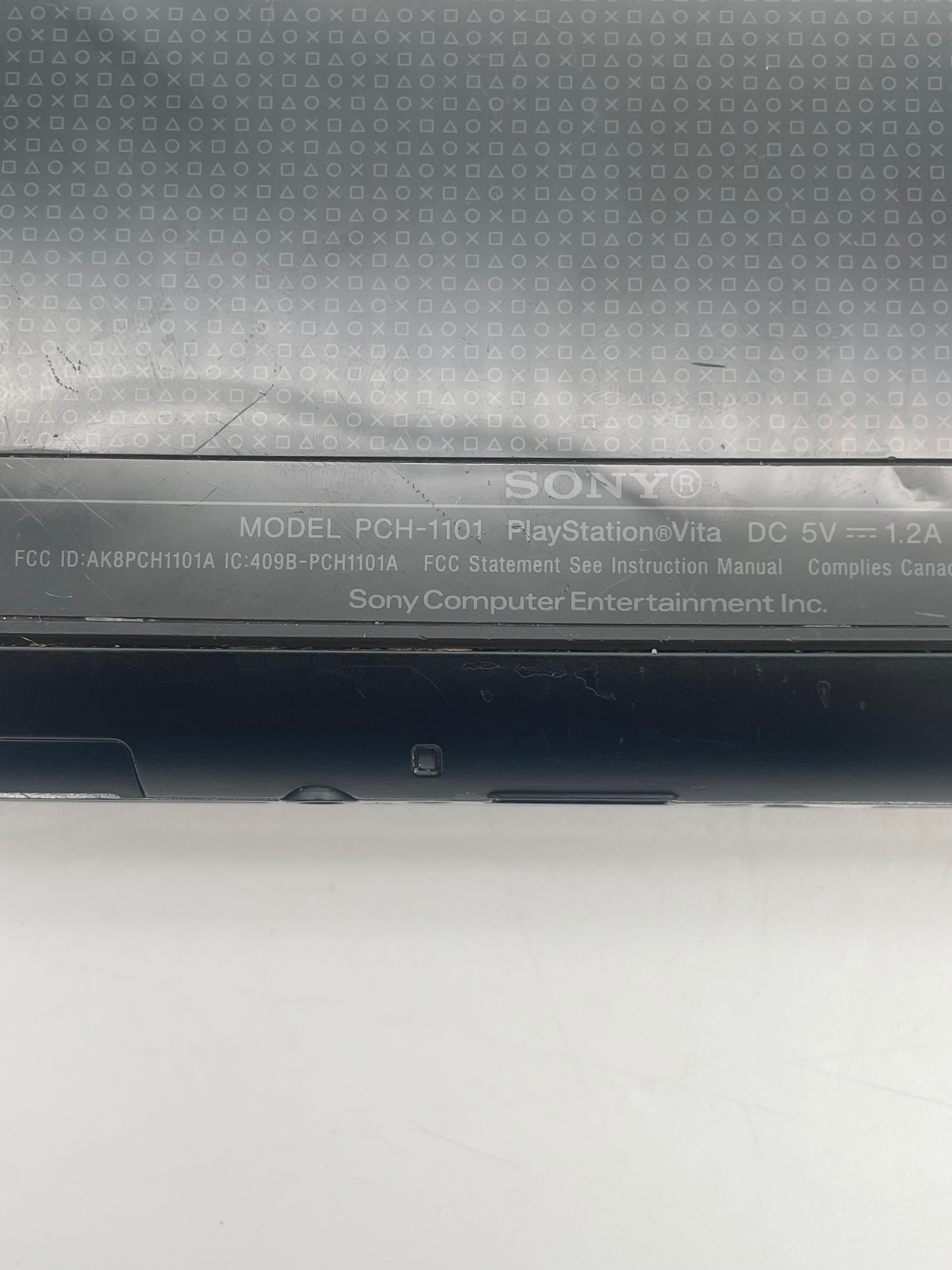 Sony PlayStation Vita PCH-1101 Black w/ Assassins Creed Liberation