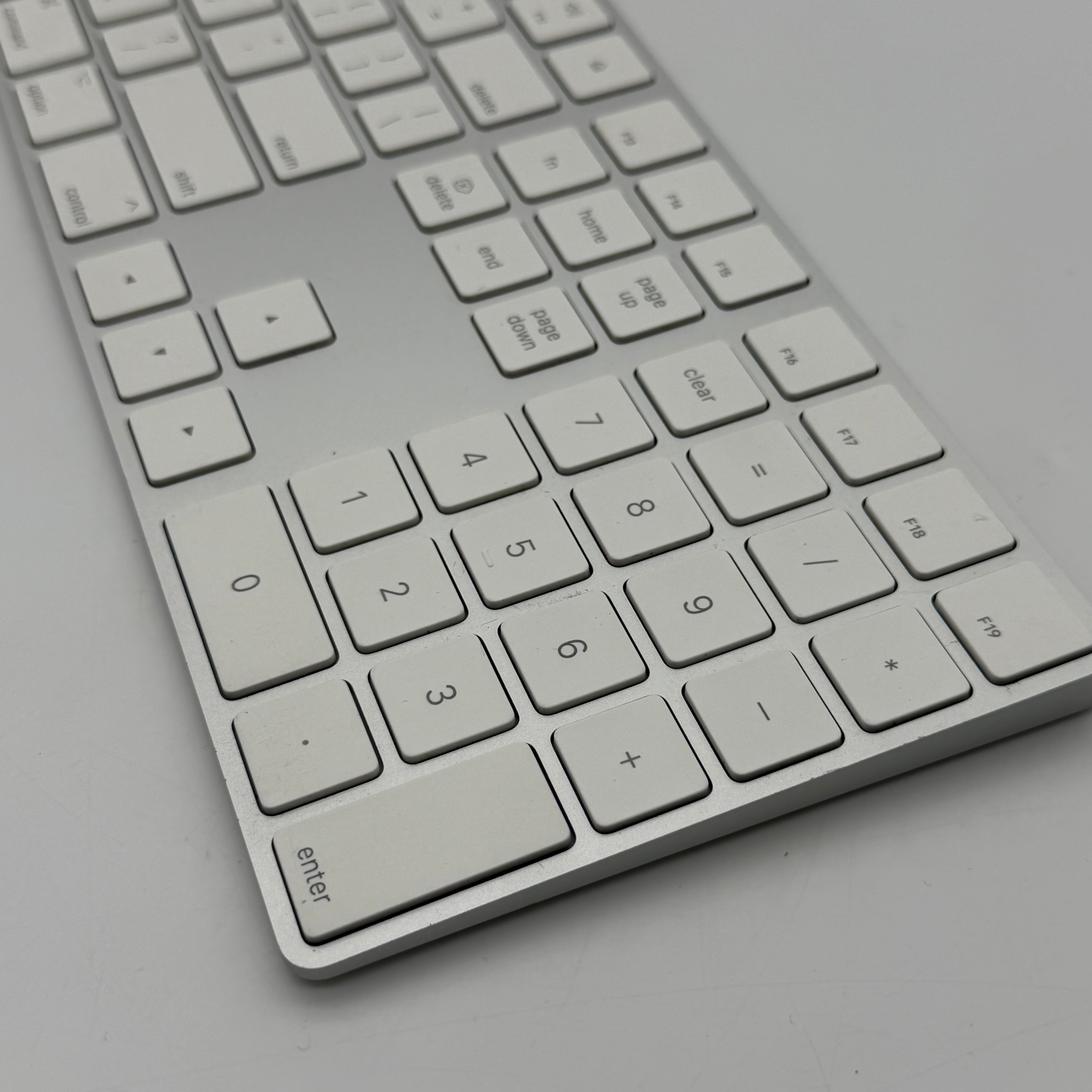 Apple A1843 Computer Accessory White Used