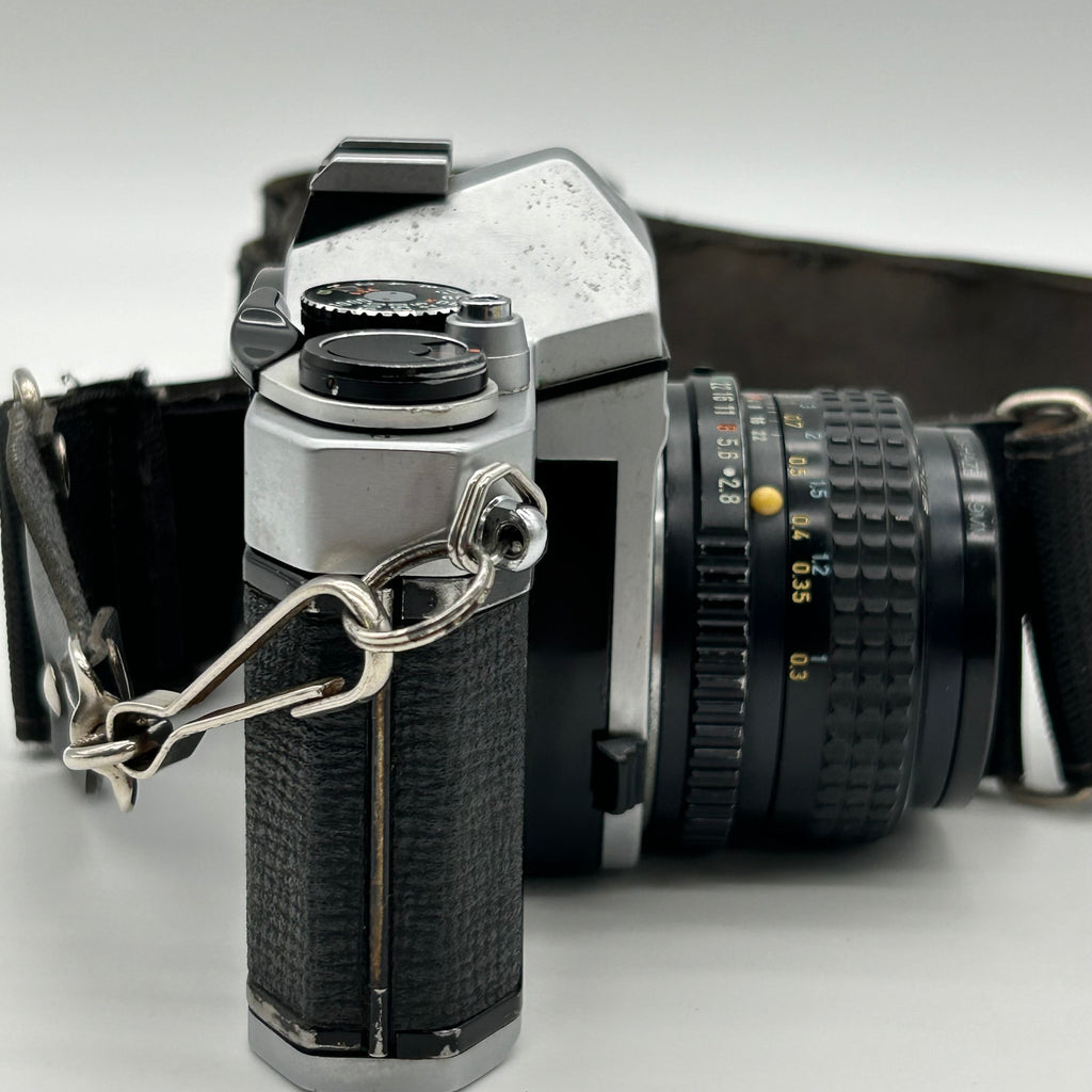 Asahi Pentax K-1000 SE 35mm SLR Film Camera w/ 28mm 1:2 Lens & Strap - Untested