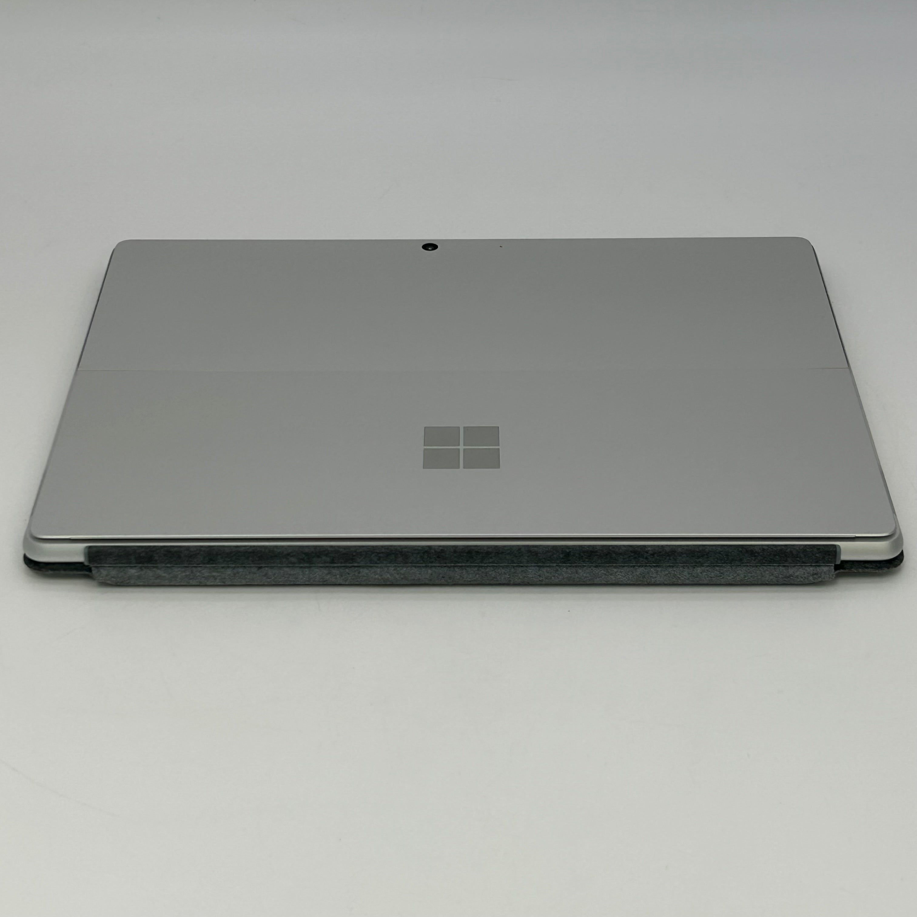 Microsoft Surface Pro 9 13-inch i5-1235U 8GB RAM 128GB SSD Silver w/ Keyboard