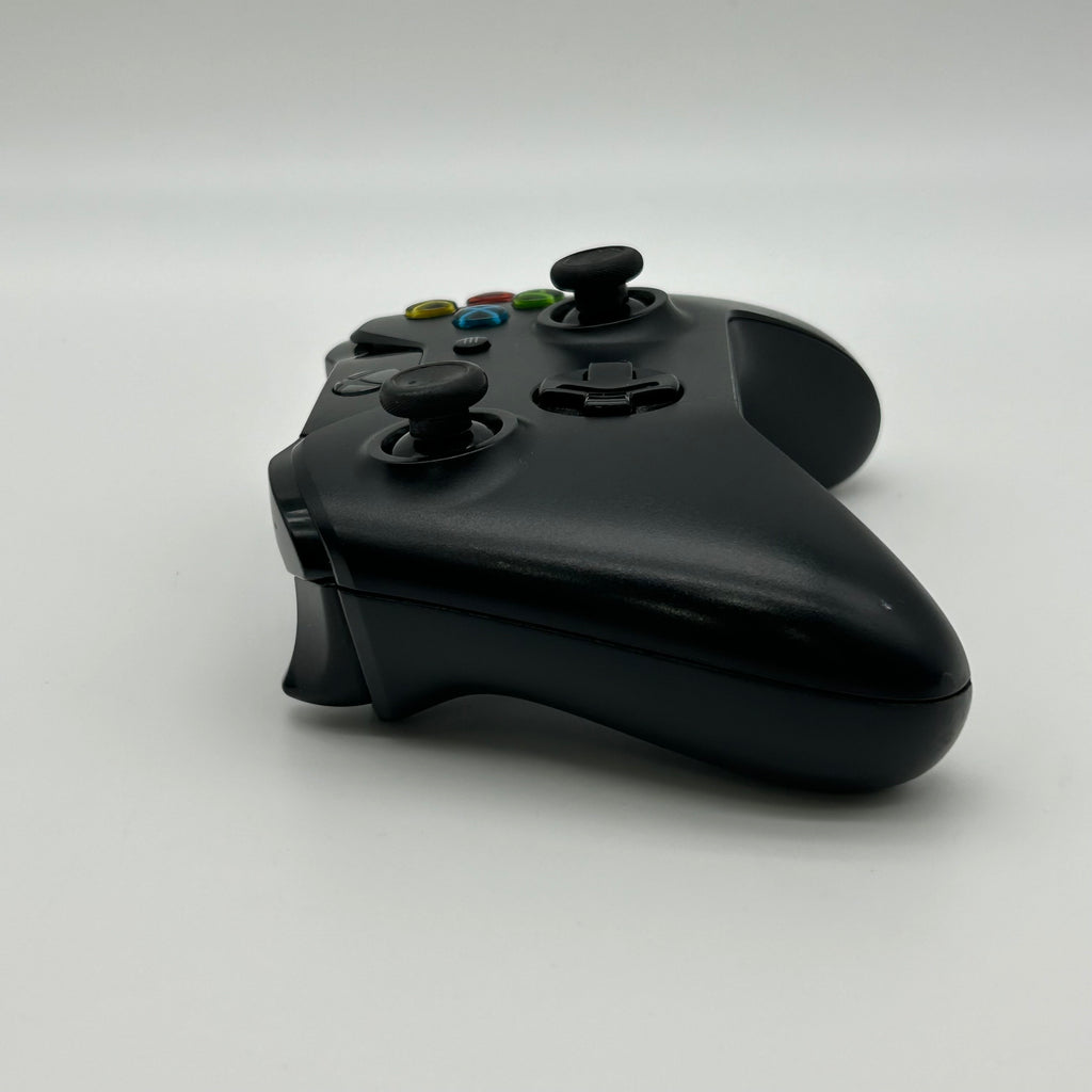 Microsoft Xbox One (1540) 500GB Console Bundle, 1 Controller + 6 Games Black - Used