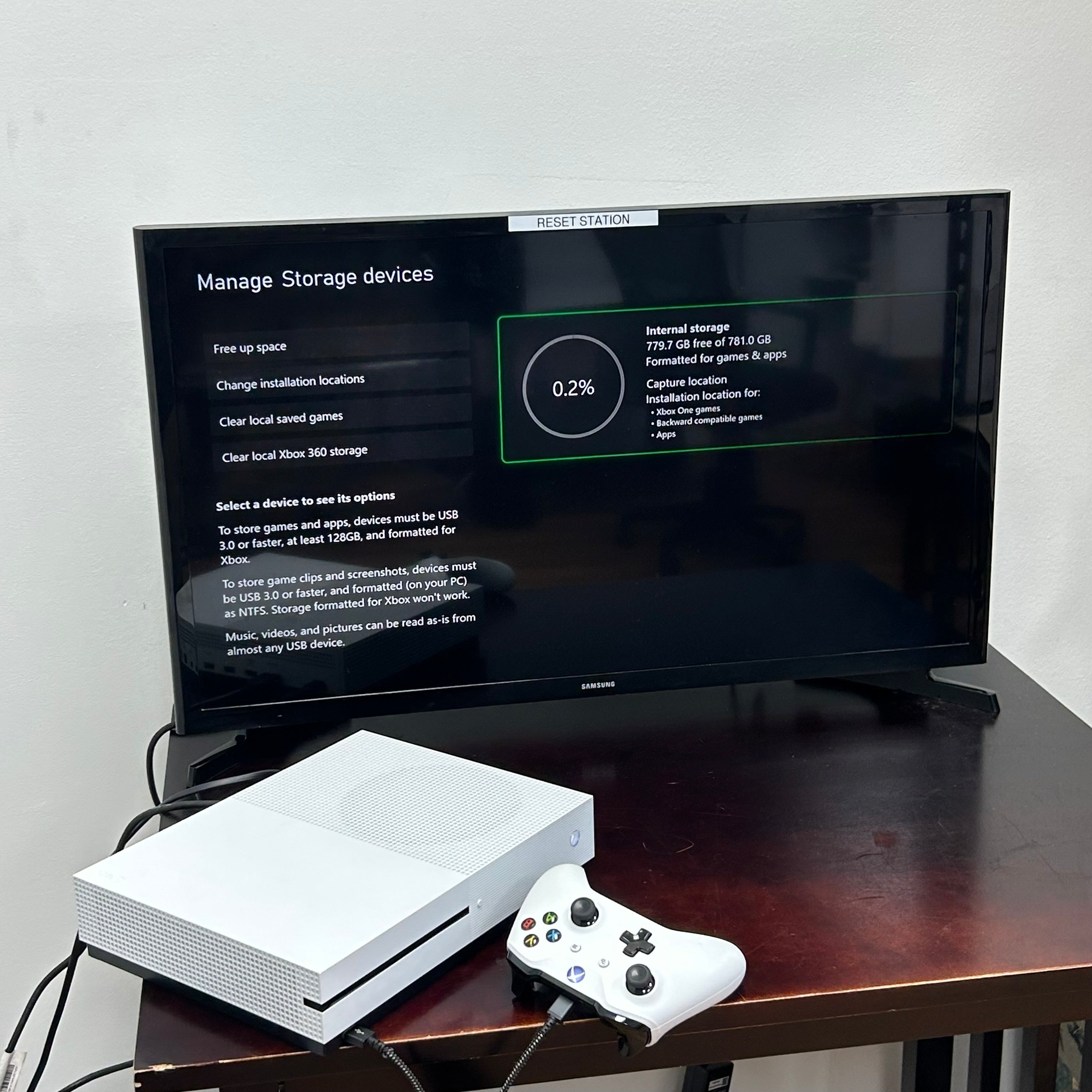 Microsoft Xbox One S 1681 1TB White Console w/ Controller & Cables  - Tested