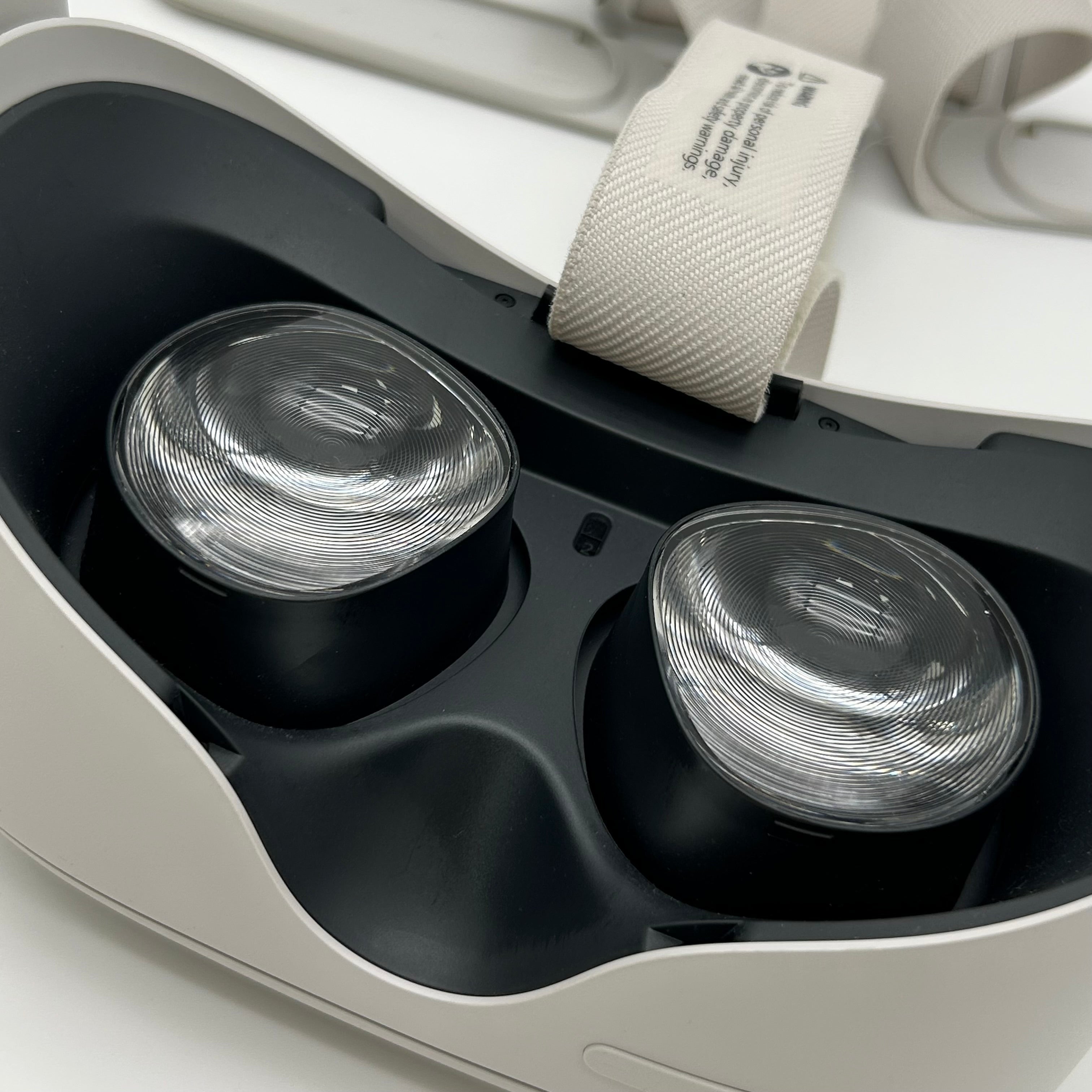 Meta Quest 2 128GB All-in-One VR Headset + Controllers + Original Box - White - Used With Box