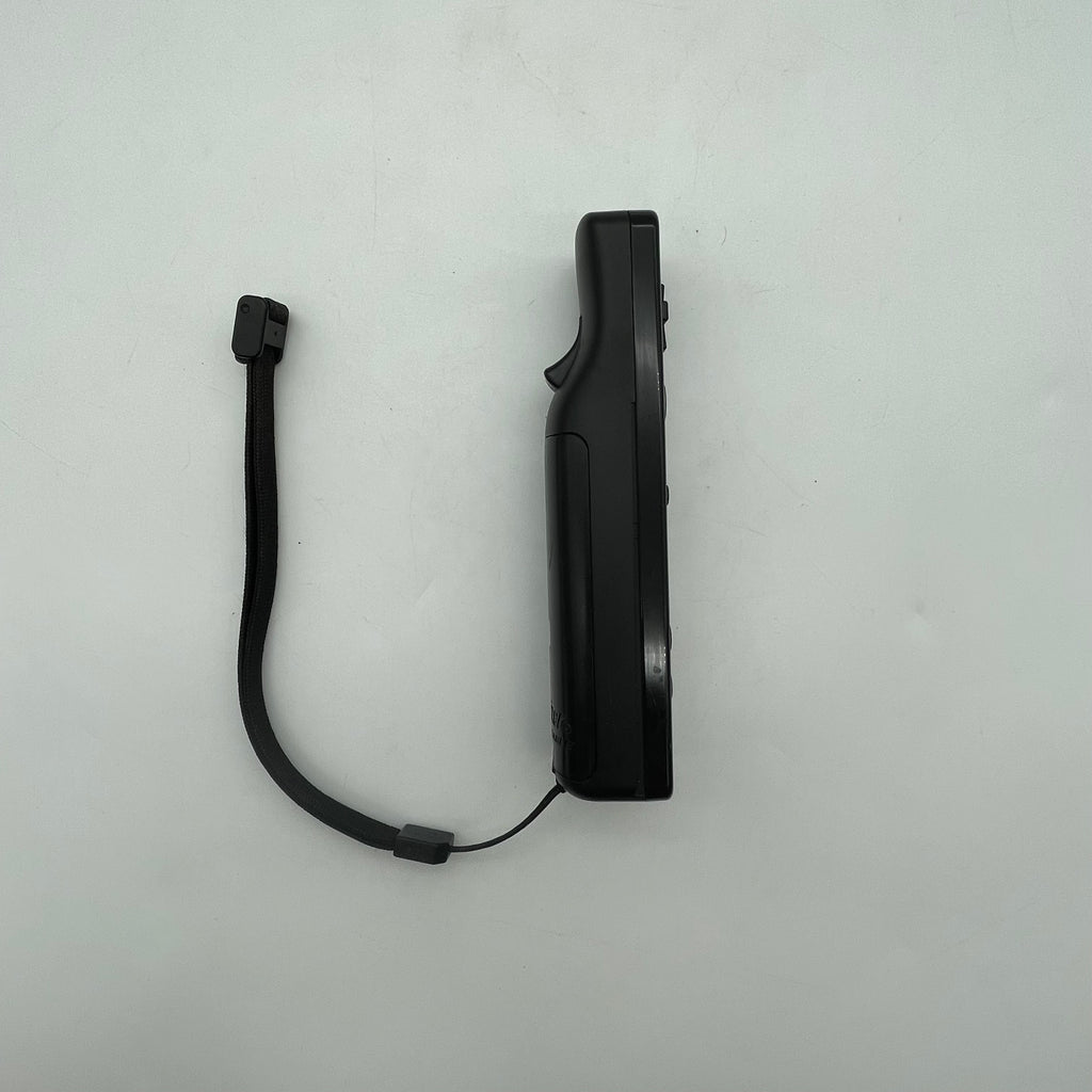 Nintendo Wii RVL-001 2006 Bundle w/ Wii remote and Nunchuck