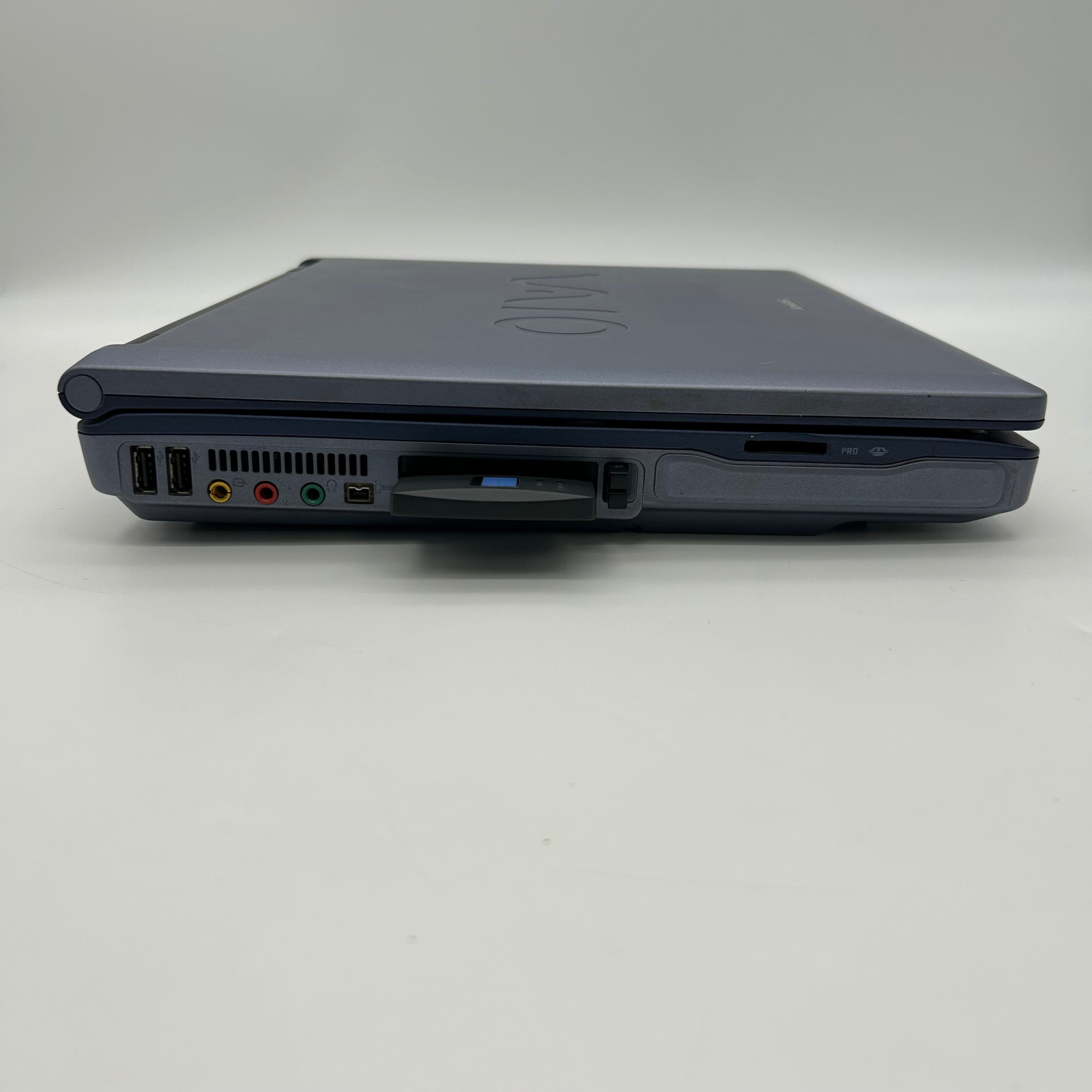 SONY VAIO Pcg-9L1L Vintage 15” Laptop - READ