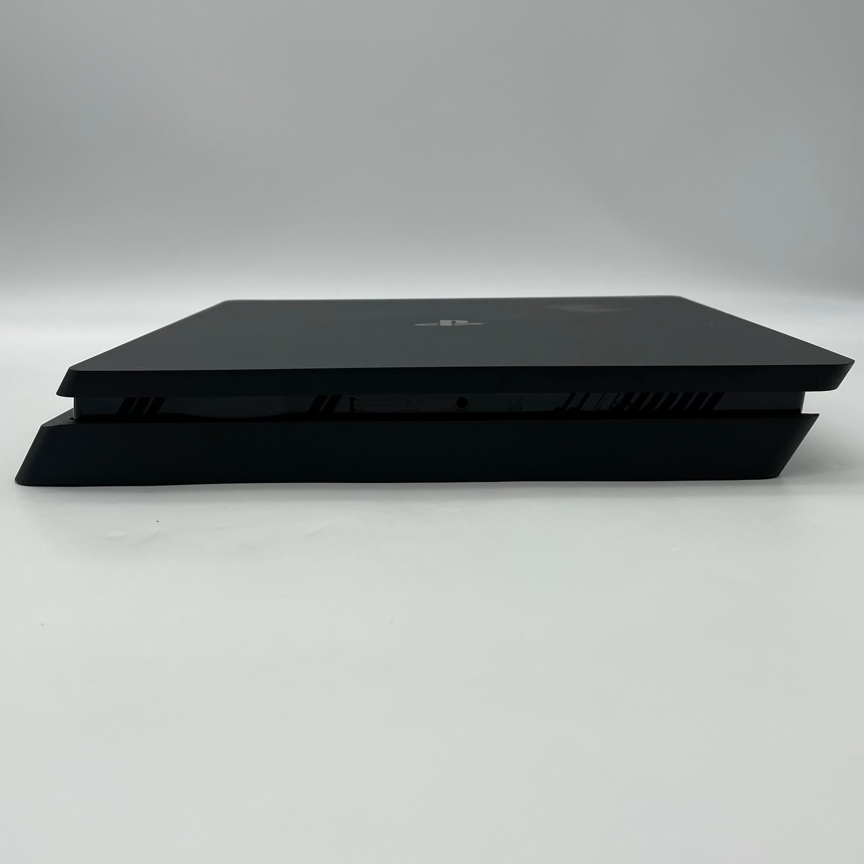 Sony PlayStation 4 Slim CUH-2015A Console Bundle w/Controller And Games