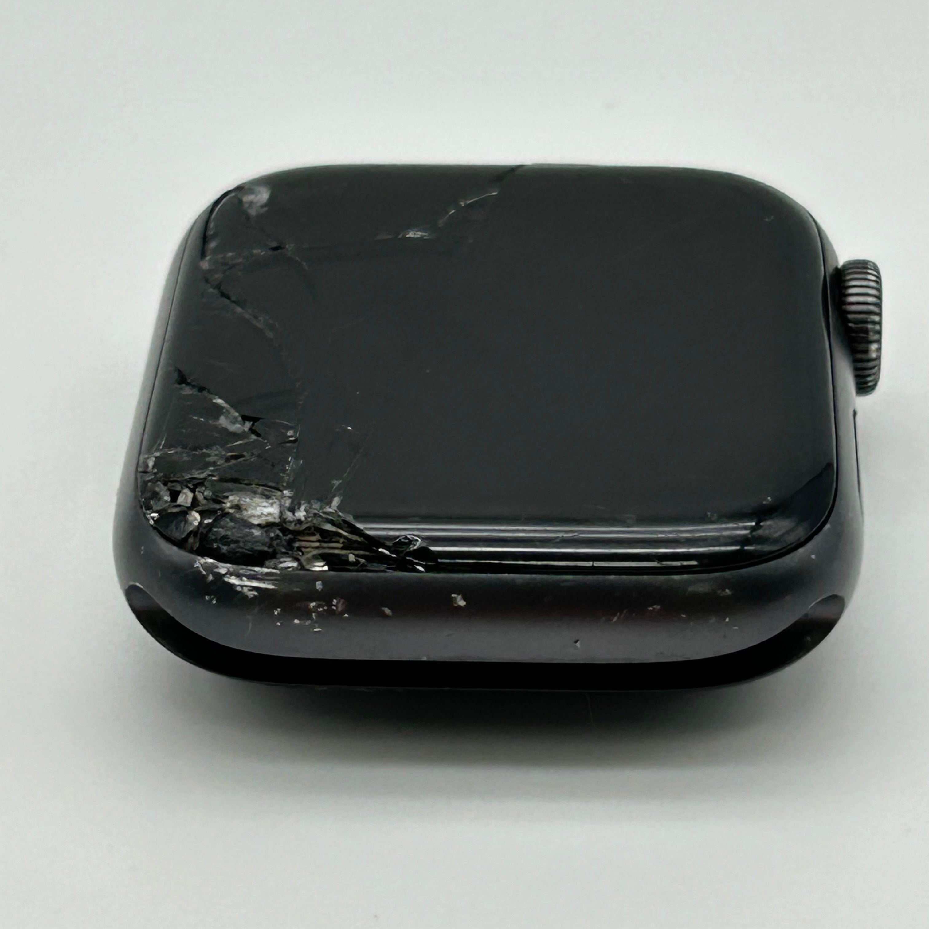 Apple Watch Series 4 A1976 44mm GPS + Cellular, Cracked Screen/Functional