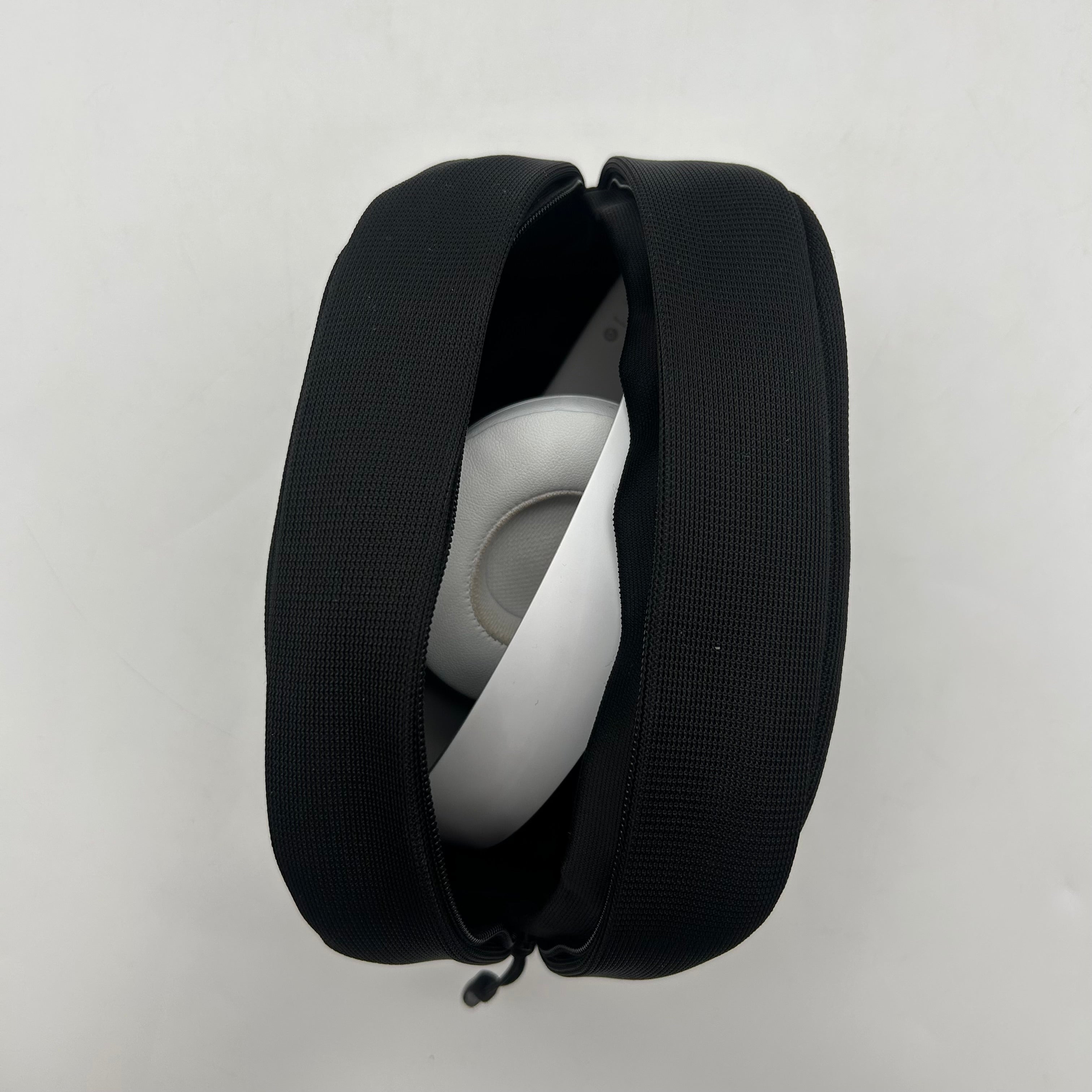 Beats Solo 4 Wireless Bluetooth Headphones - White w/ carrying case included