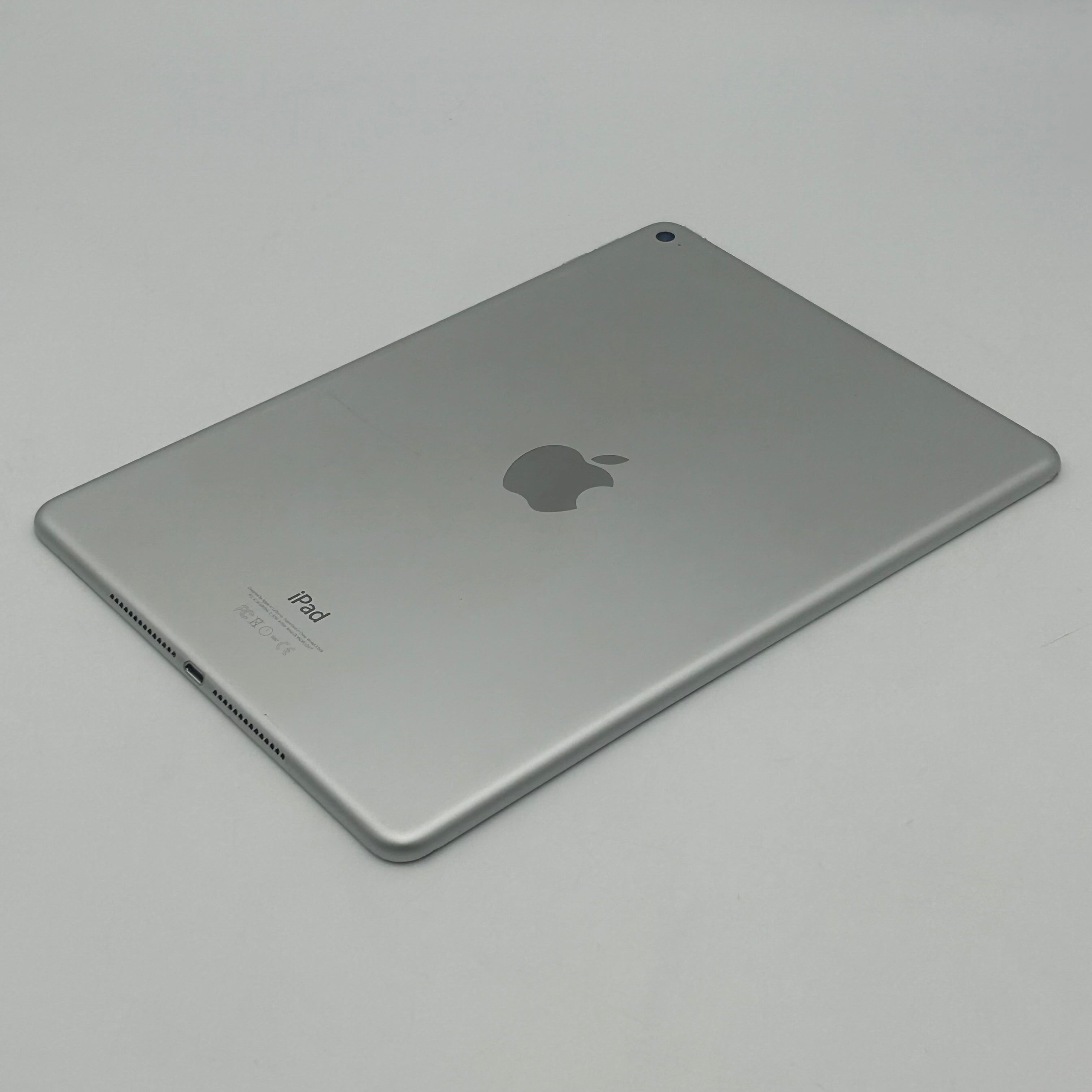 Apple iPad Air 2 Wi-Fi 16GB Silver A1566 - Cracked Screen