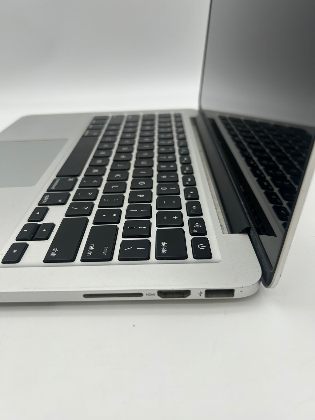 Apple MacBook Pro 13-inch Late 2013 2.4GHz Core i5 8GB 256GB Silver Used - C
